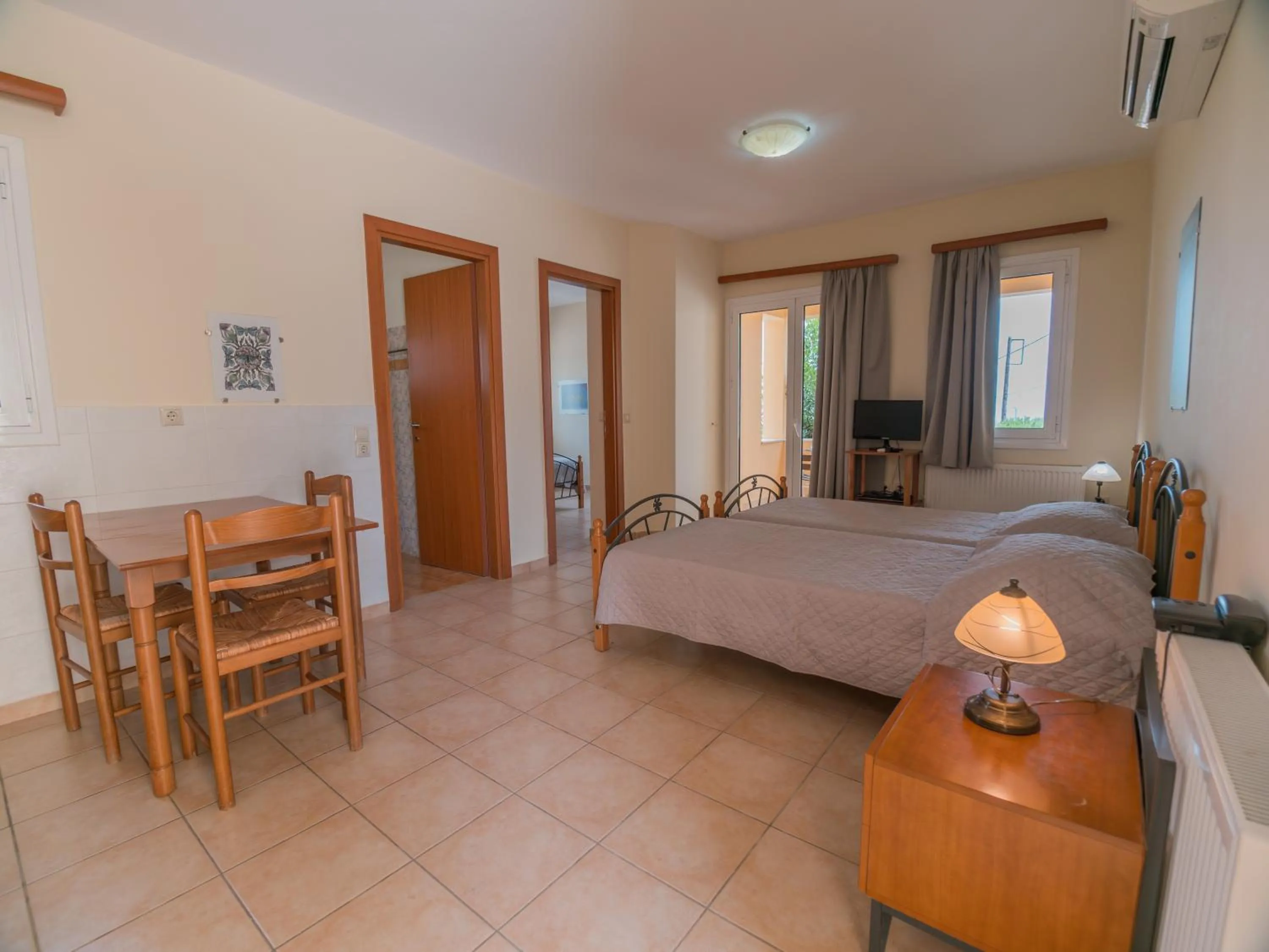 Bed in Apartments Hotel & Studios, Xifoupolis