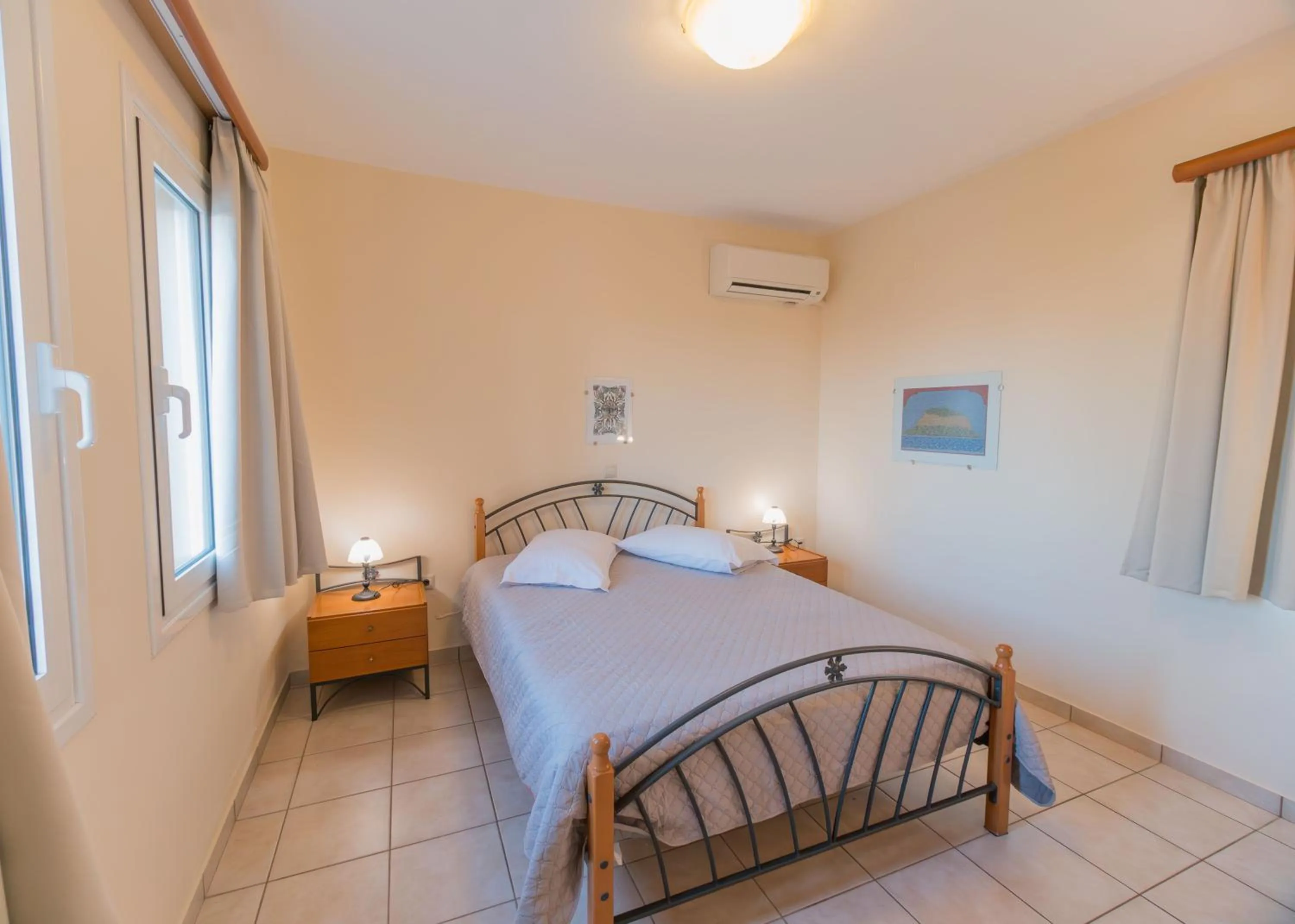 Bed in Apartments Hotel & Studios, Xifoupolis