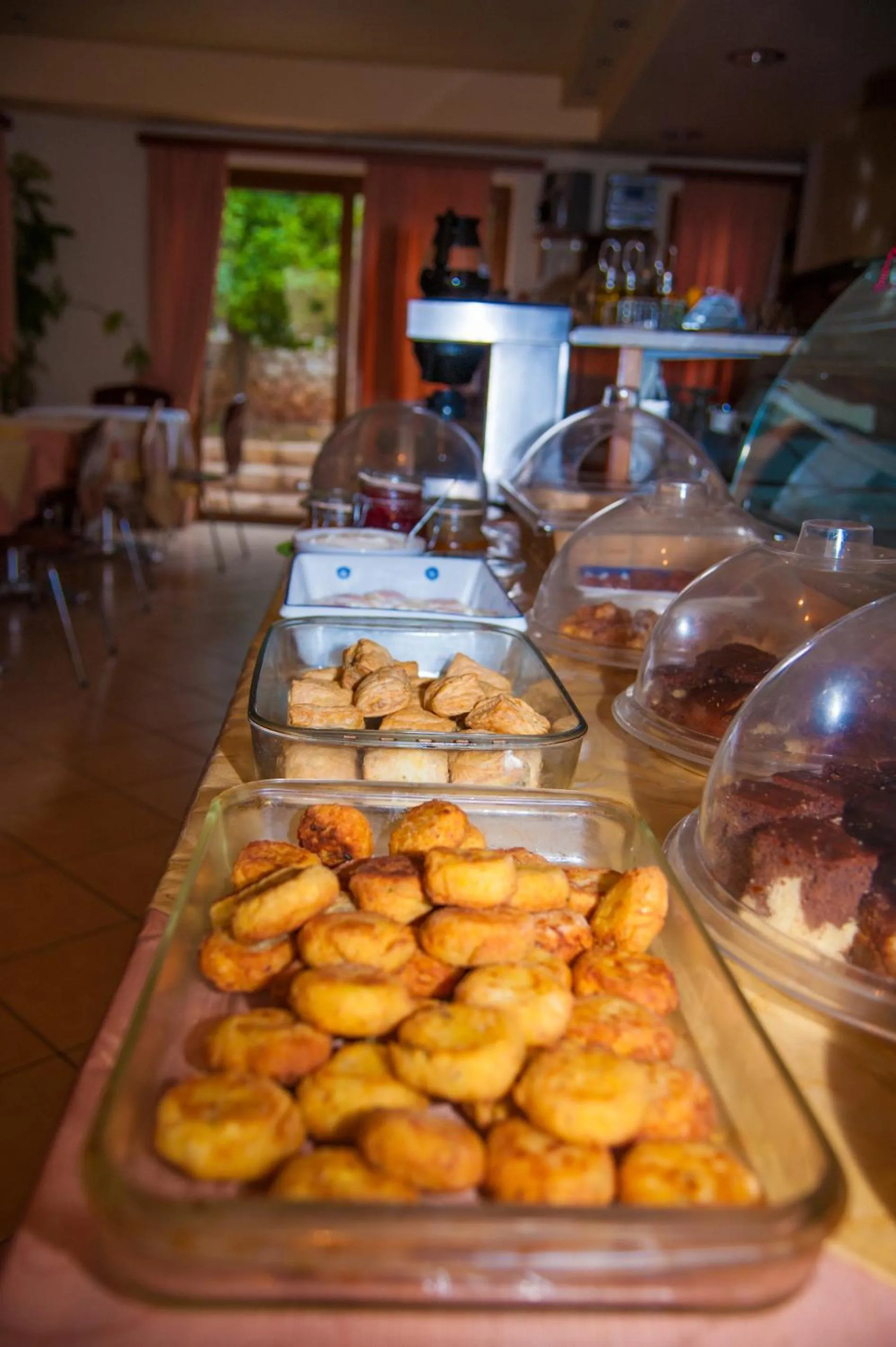 Restaurant/places to eat in Apartments Hotel & Studios, Xifoupolis