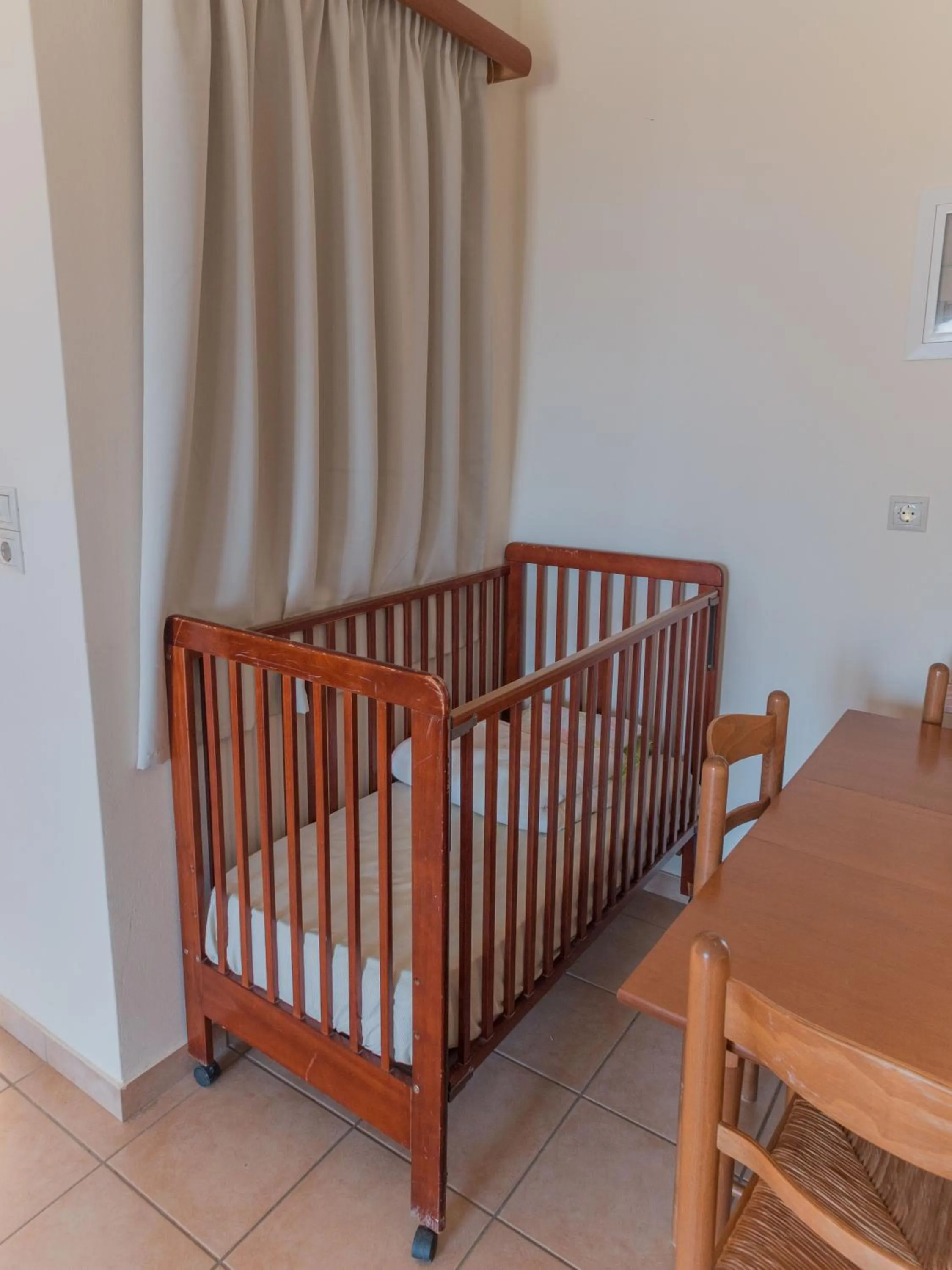 Bed in Apartments Hotel & Studios, Xifoupolis