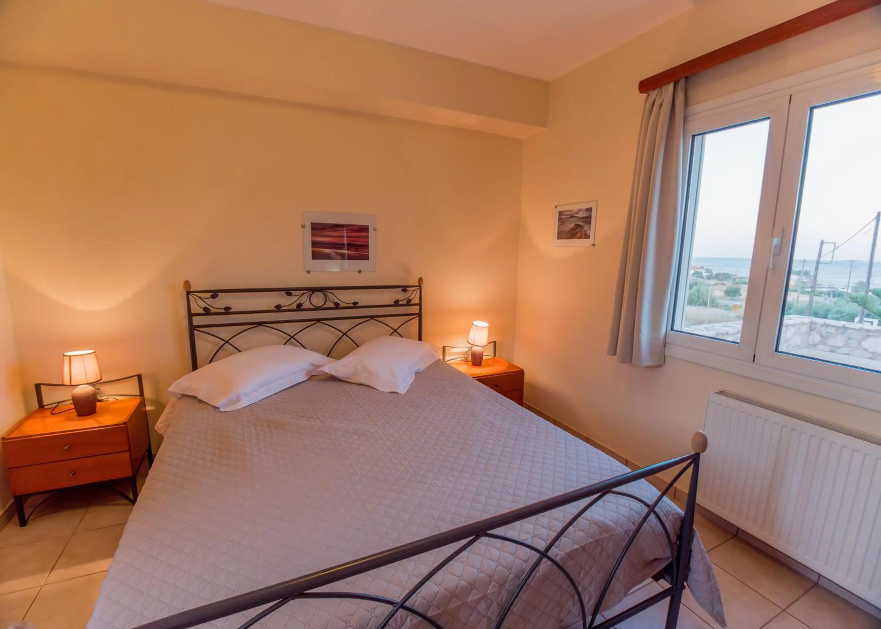 Bed in Apartments Hotel & Studios, Xifoupolis