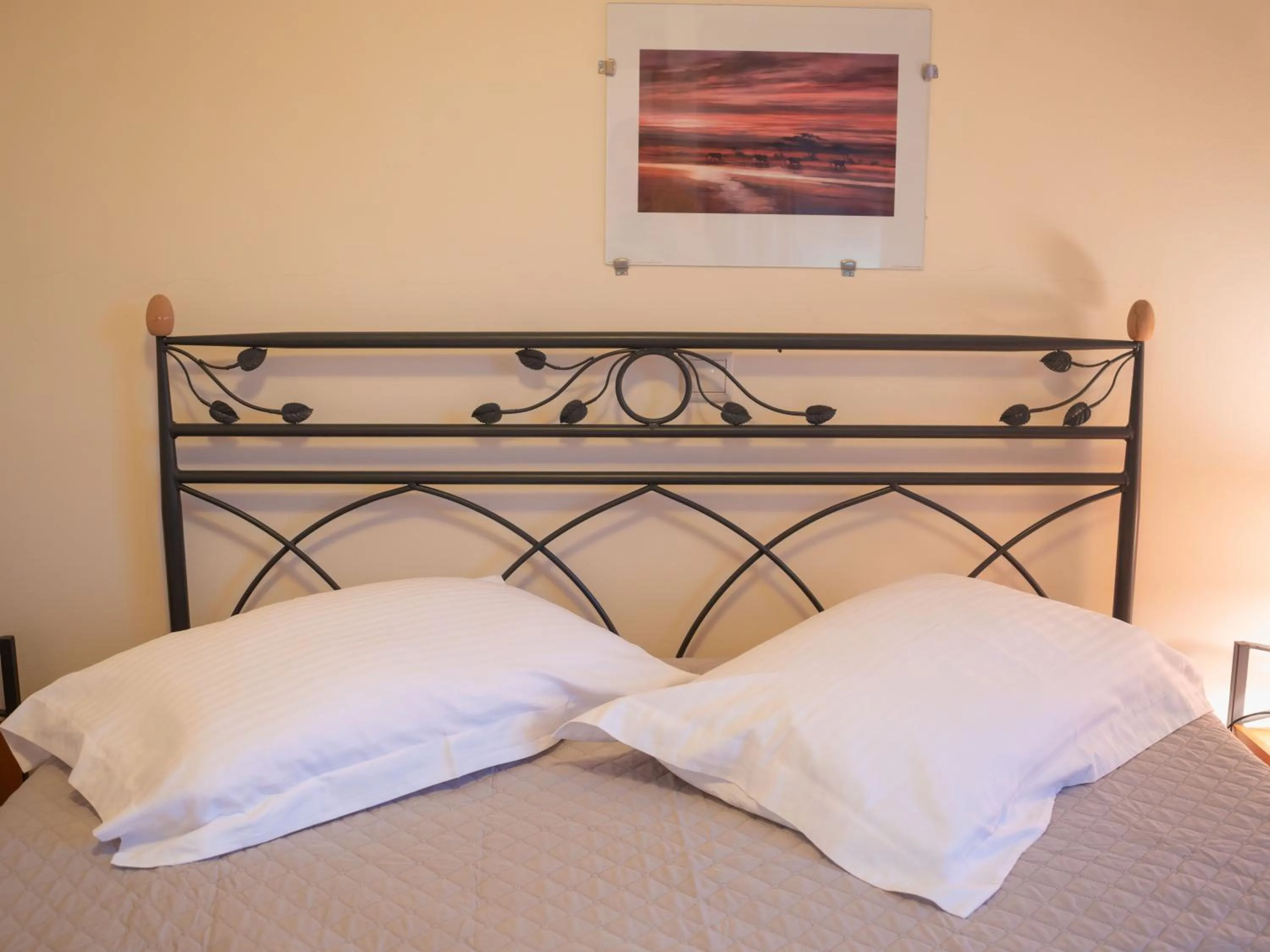 Bed in Apartments Hotel & Studios, Xifoupolis