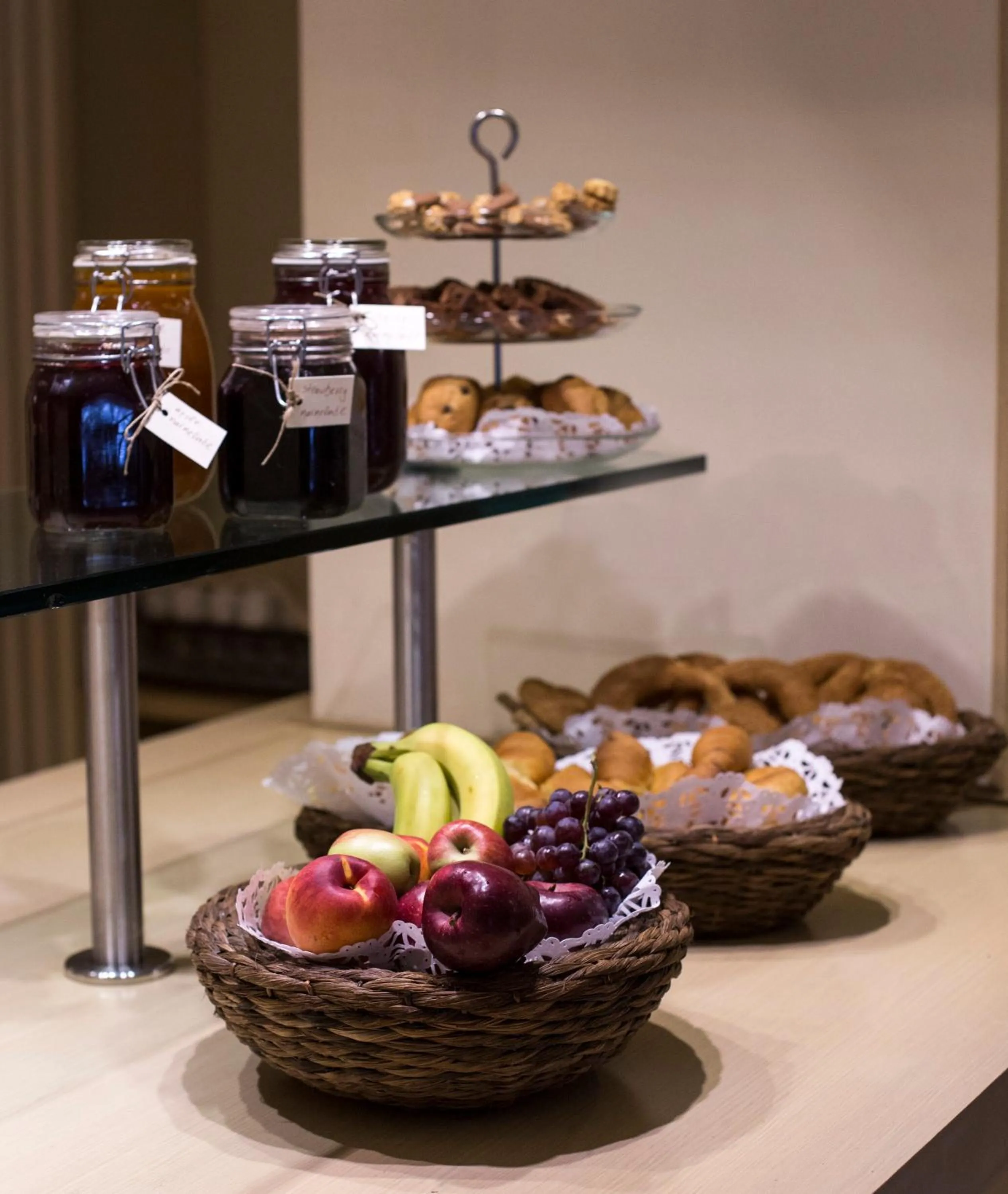 Meals in Davitel - Tobacco Hotel