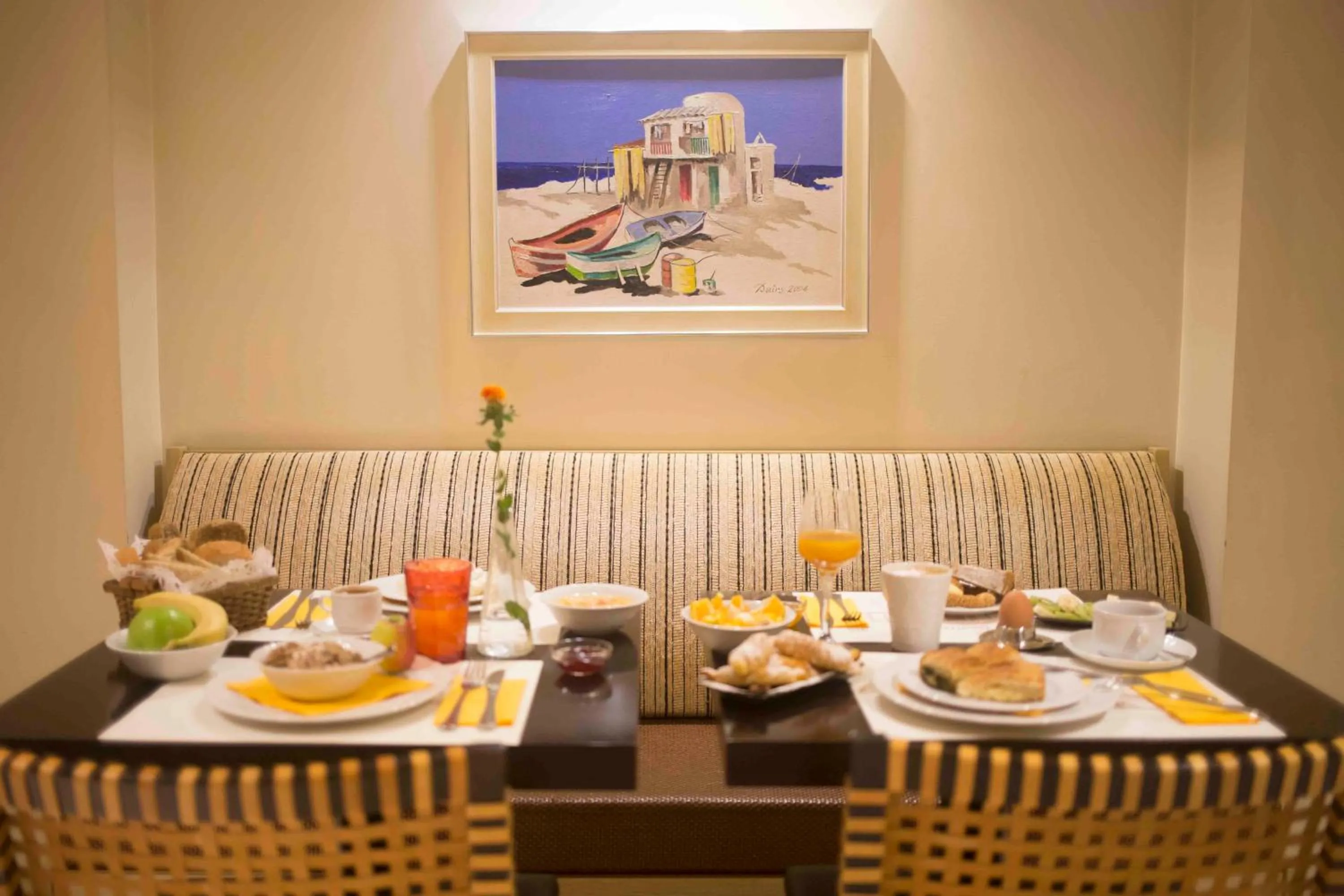 Continental breakfast in Davitel - Tobacco Hotel