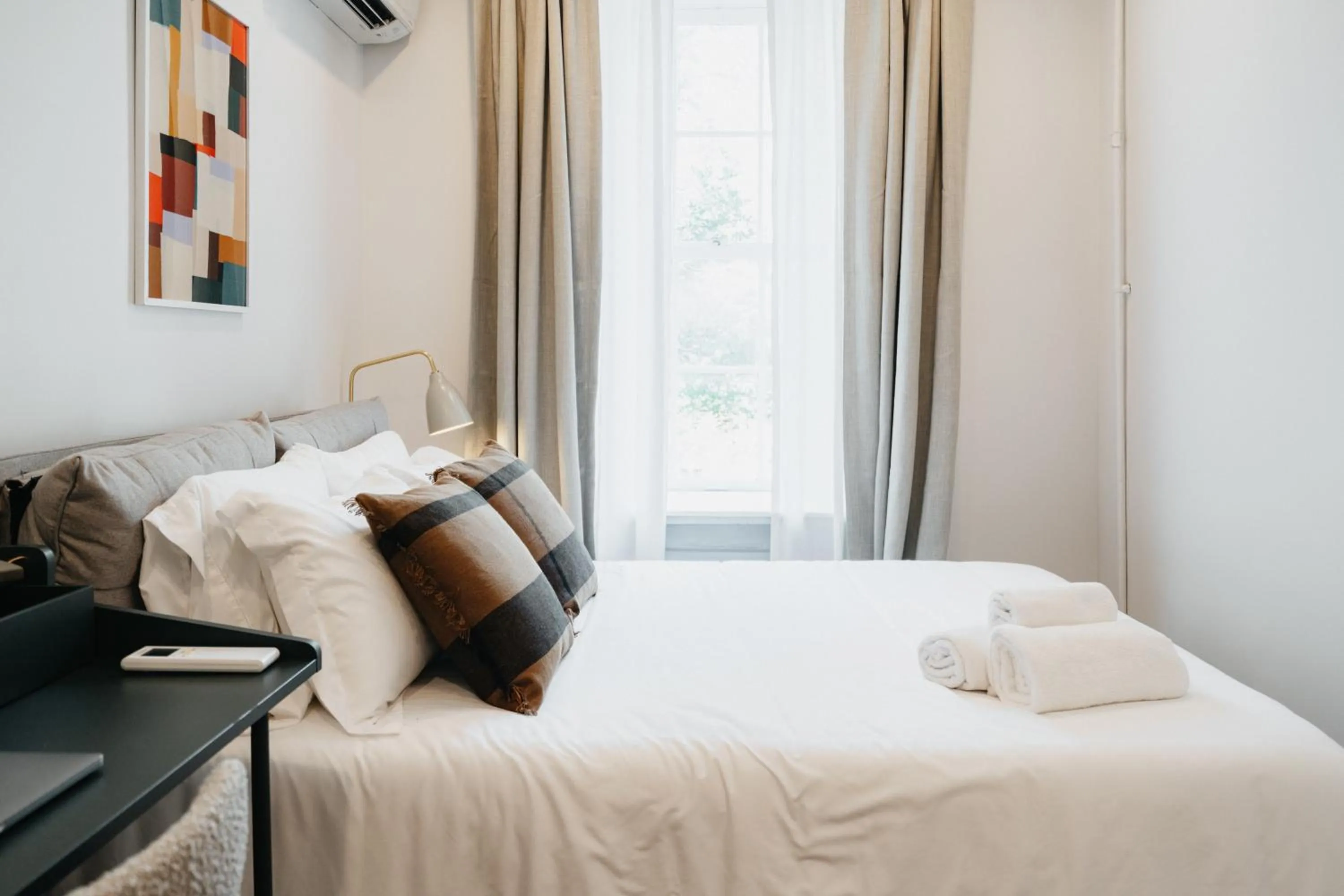 Bedroom, Bed in Outsite Chelsea