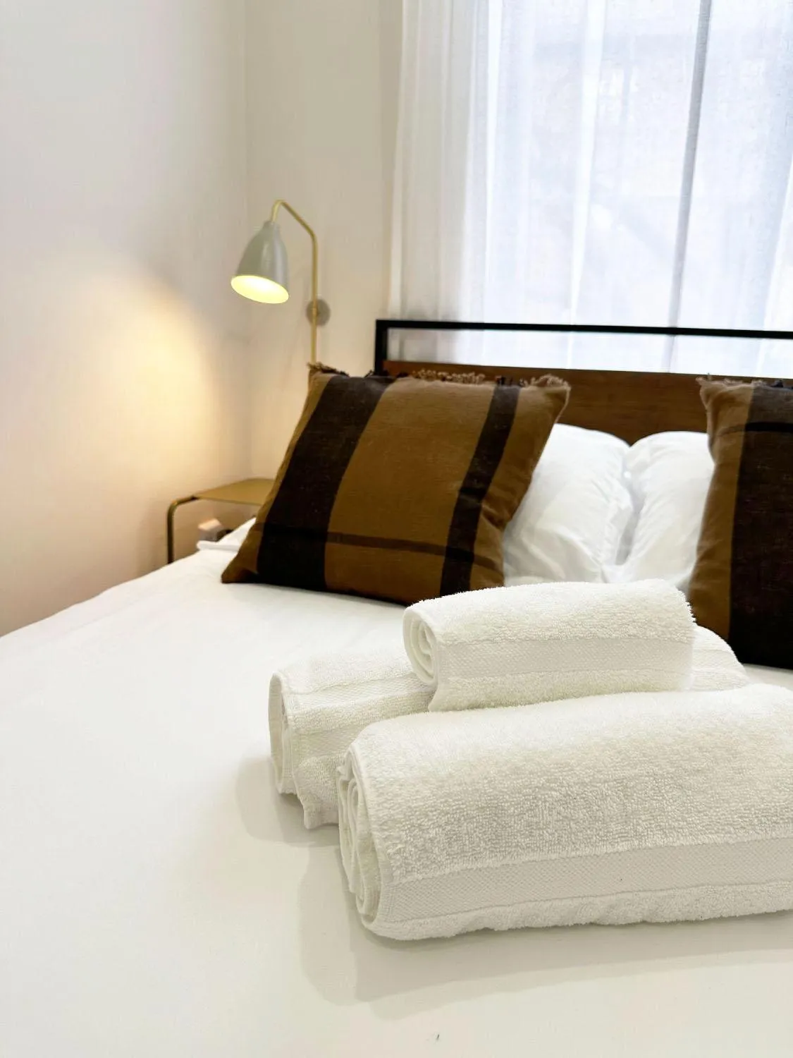 Bedroom, Bed in Outsite Chelsea