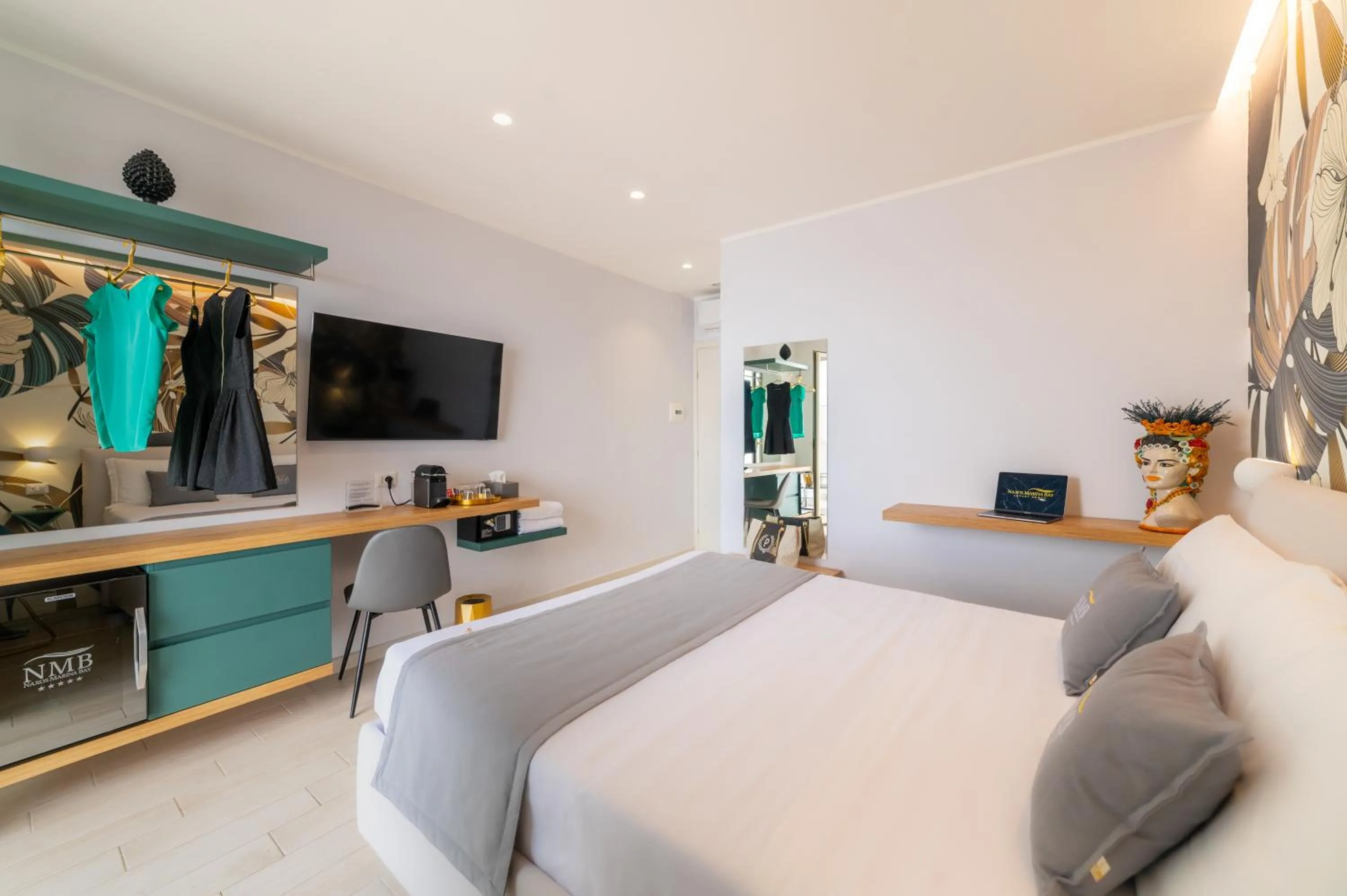 Bed in Naxos Marina Bay