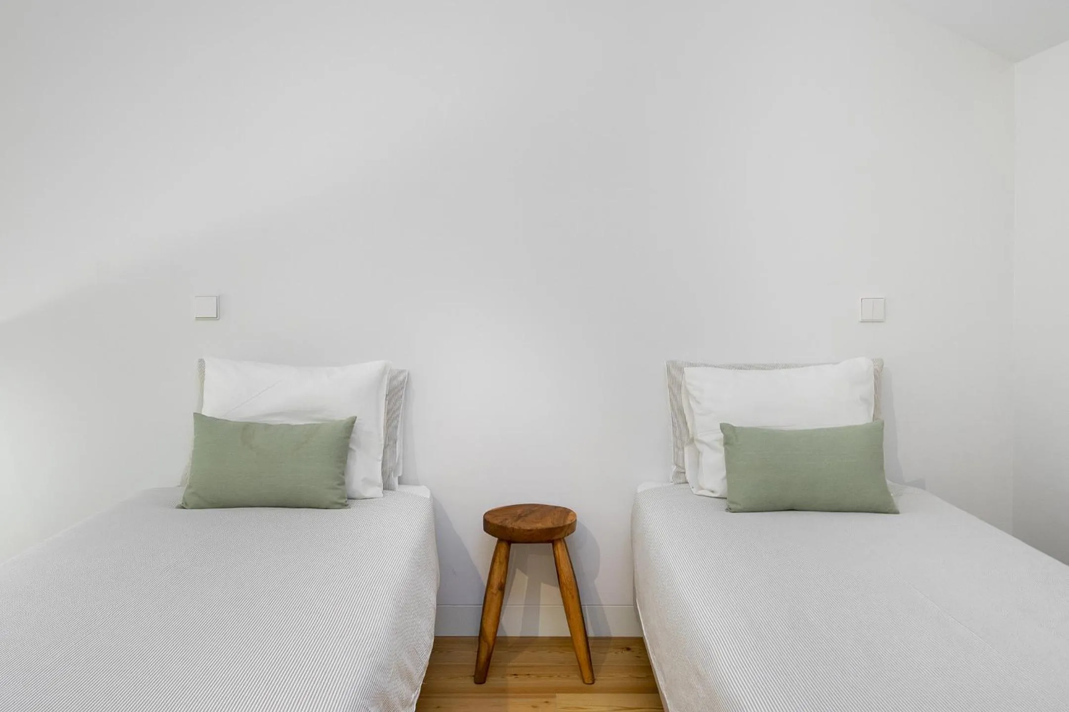 WHome City View Penthouse Luxurious Living in Lisbon with AC & Elevator
