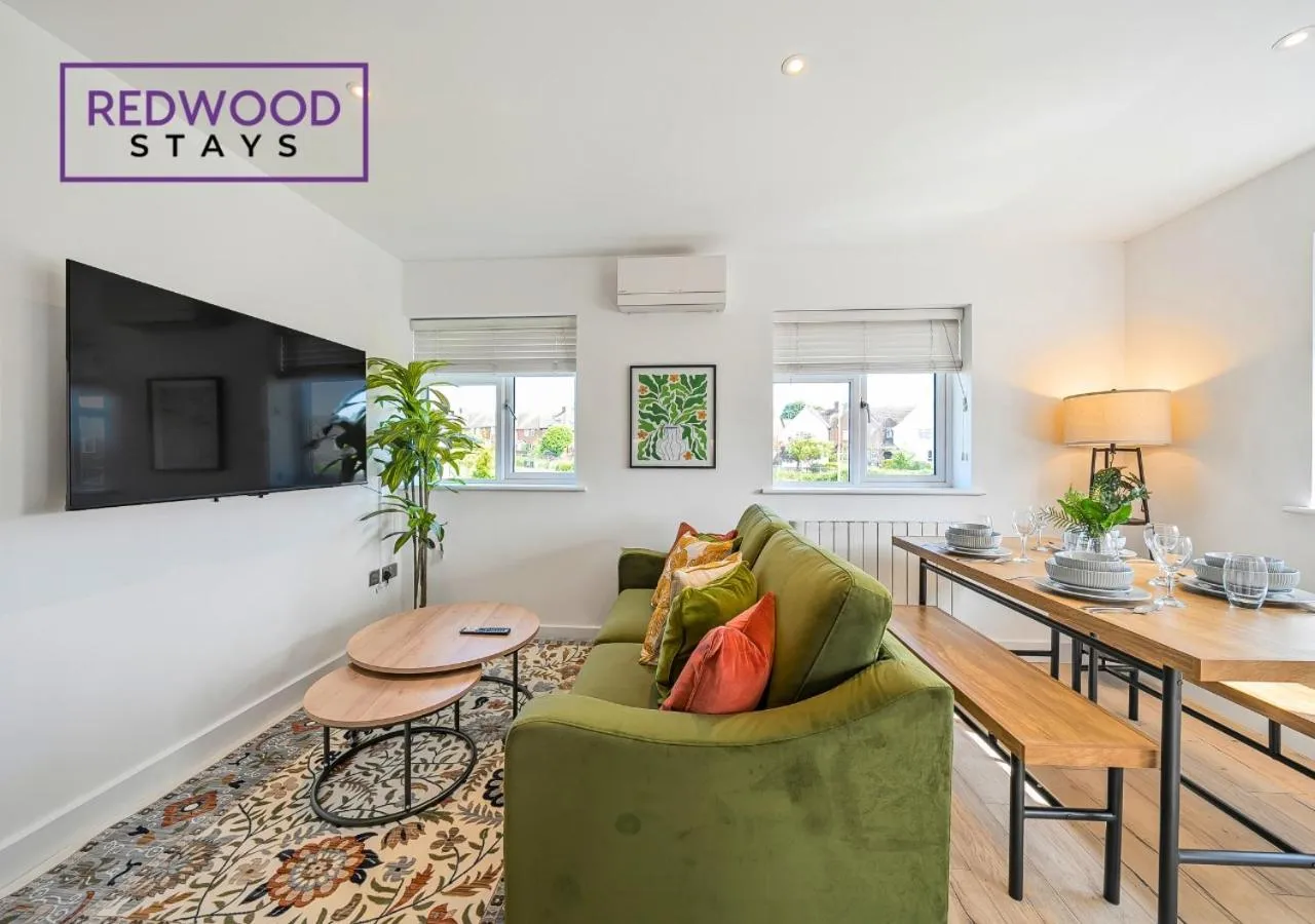 Living room in Modern Serviced Apartments For Contractors & Families with Free Parking, WiFi & Netflix By Redwood Stays