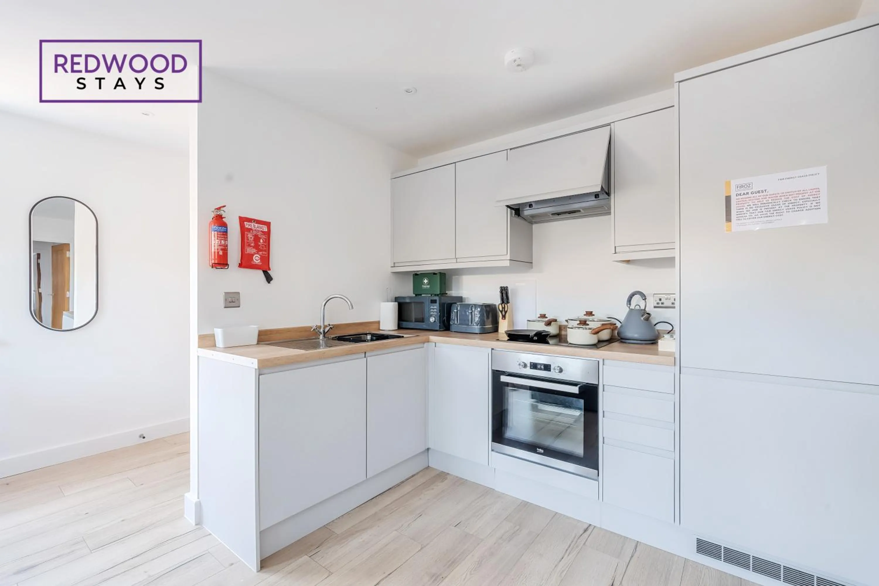 Kitchen or kitchenette in Modern Serviced Apartments For Contractors & Families with Free Parking, WiFi & Netflix By Redwood Stays