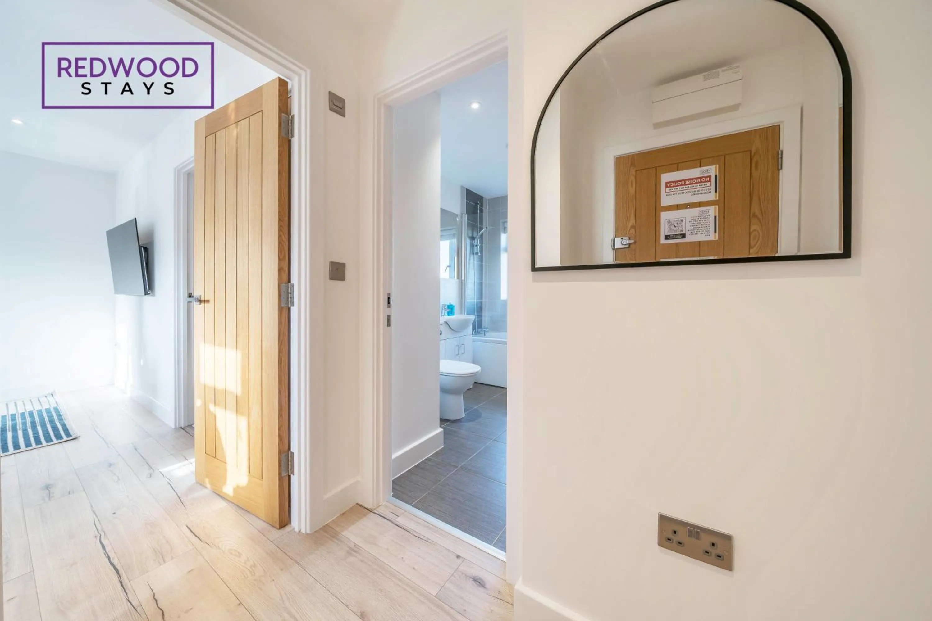 Bathroom in Modern Serviced Apartments For Contractors & Families with Free Parking, WiFi & Netflix By Redwood Stays