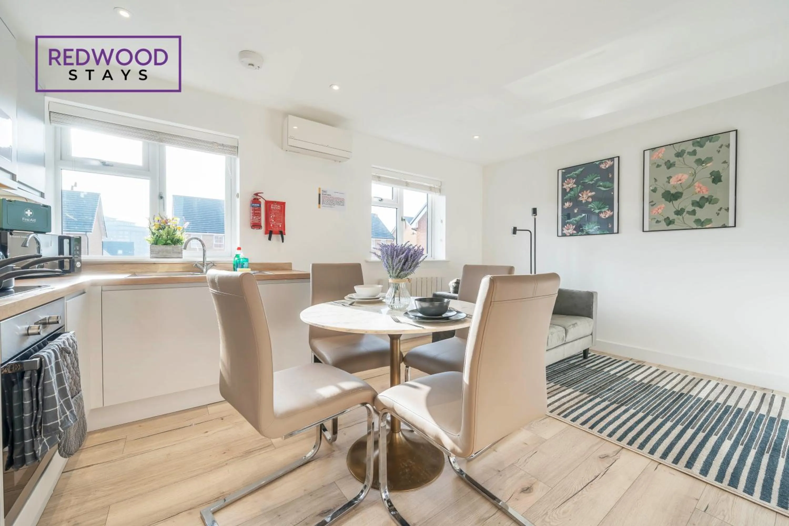 Kitchen or kitchenette in Modern Serviced Apartments For Contractors & Families with Free Parking, WiFi & Netflix By Redwood Stays