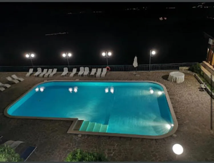 Swimming pool in Hotel Santangelo