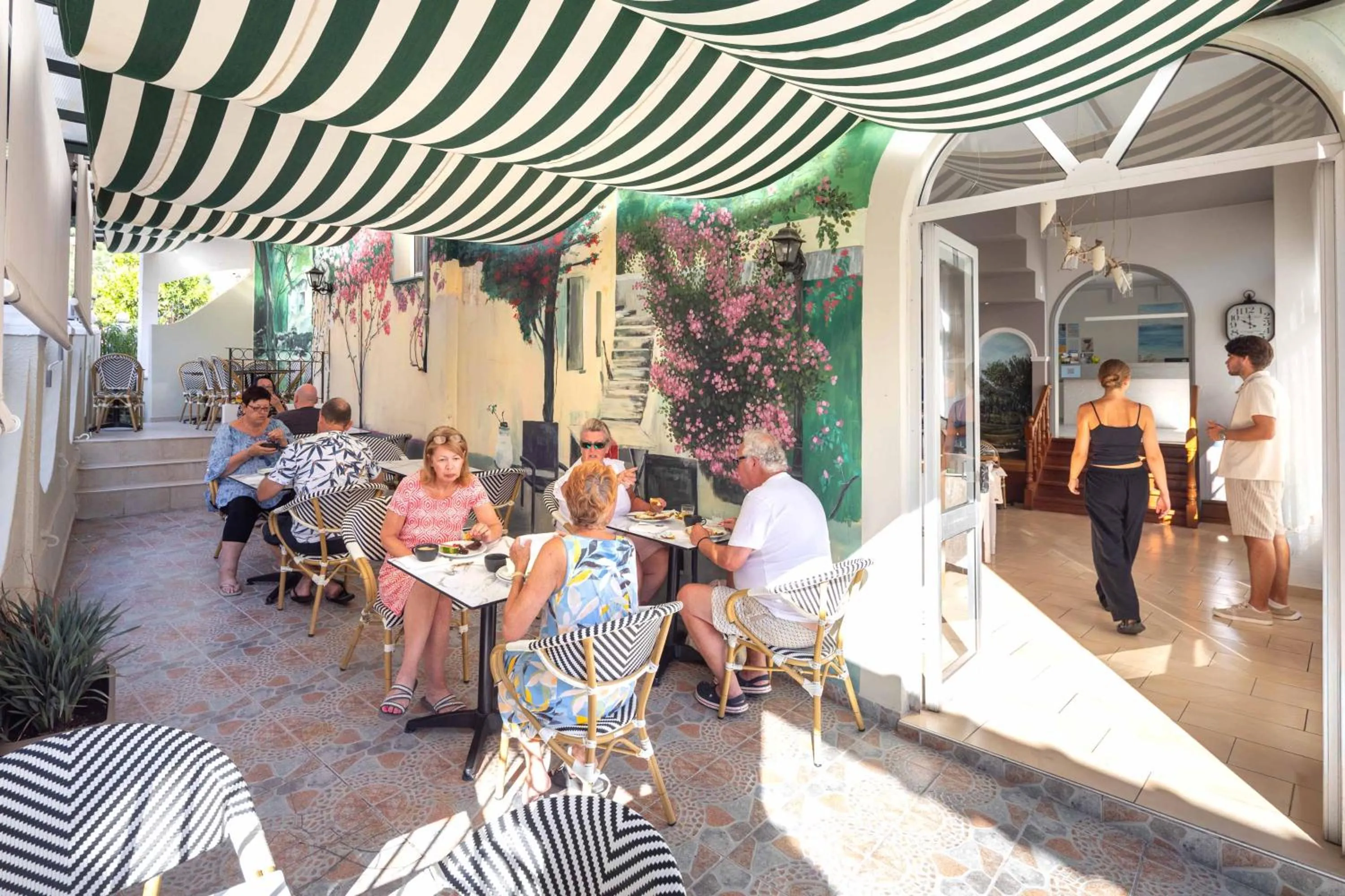 Patio in Bella Vista Beach Hotel