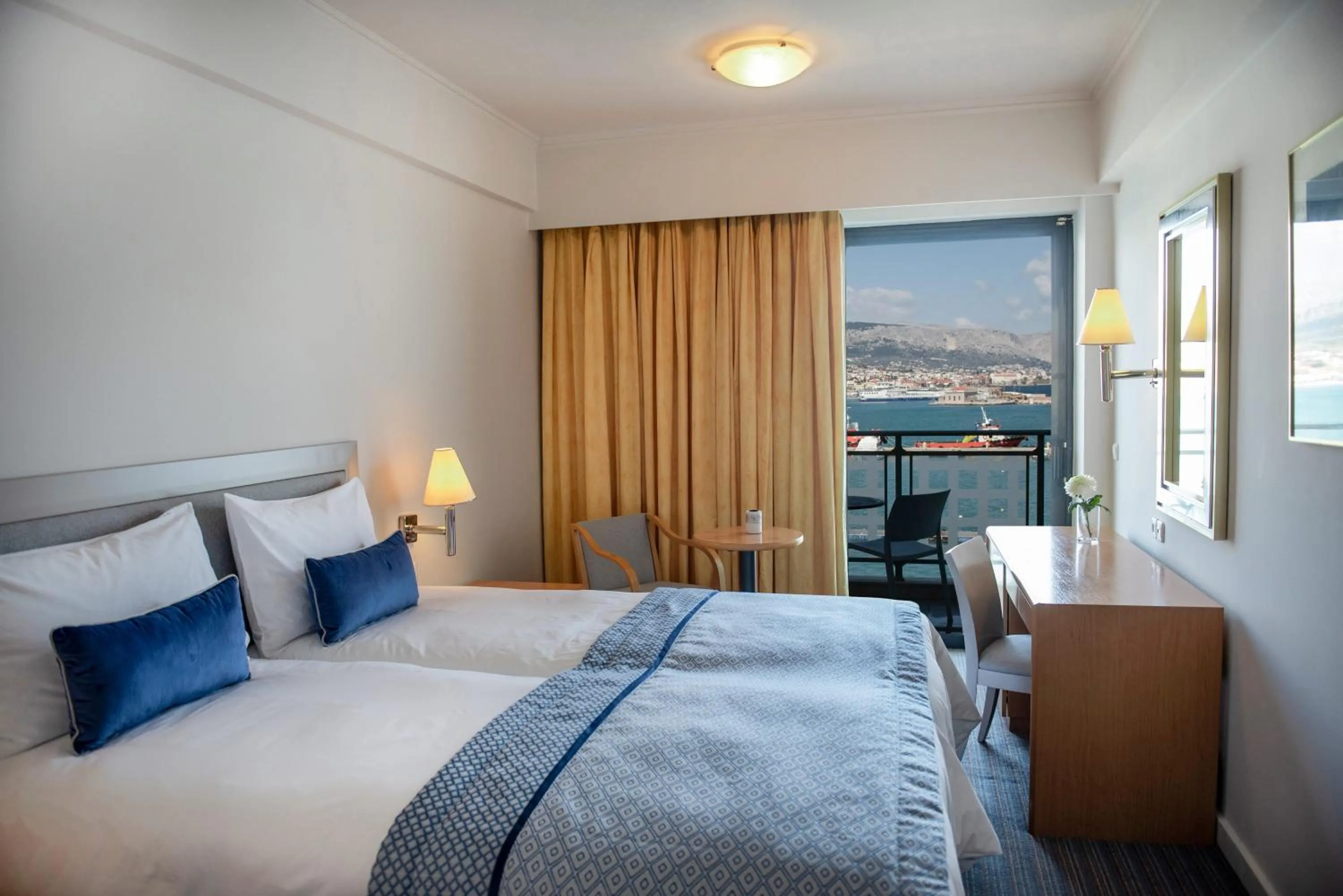 Photo of the whole room, Bed in Chios Chandris