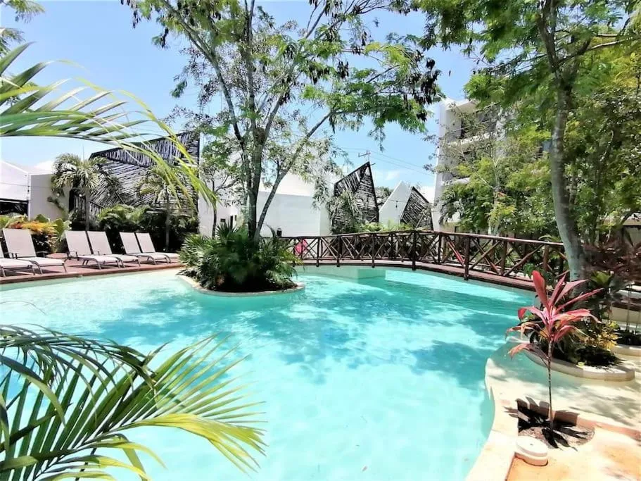 Near Beach+Jungle Views. King bed+220 megs+2 bikes