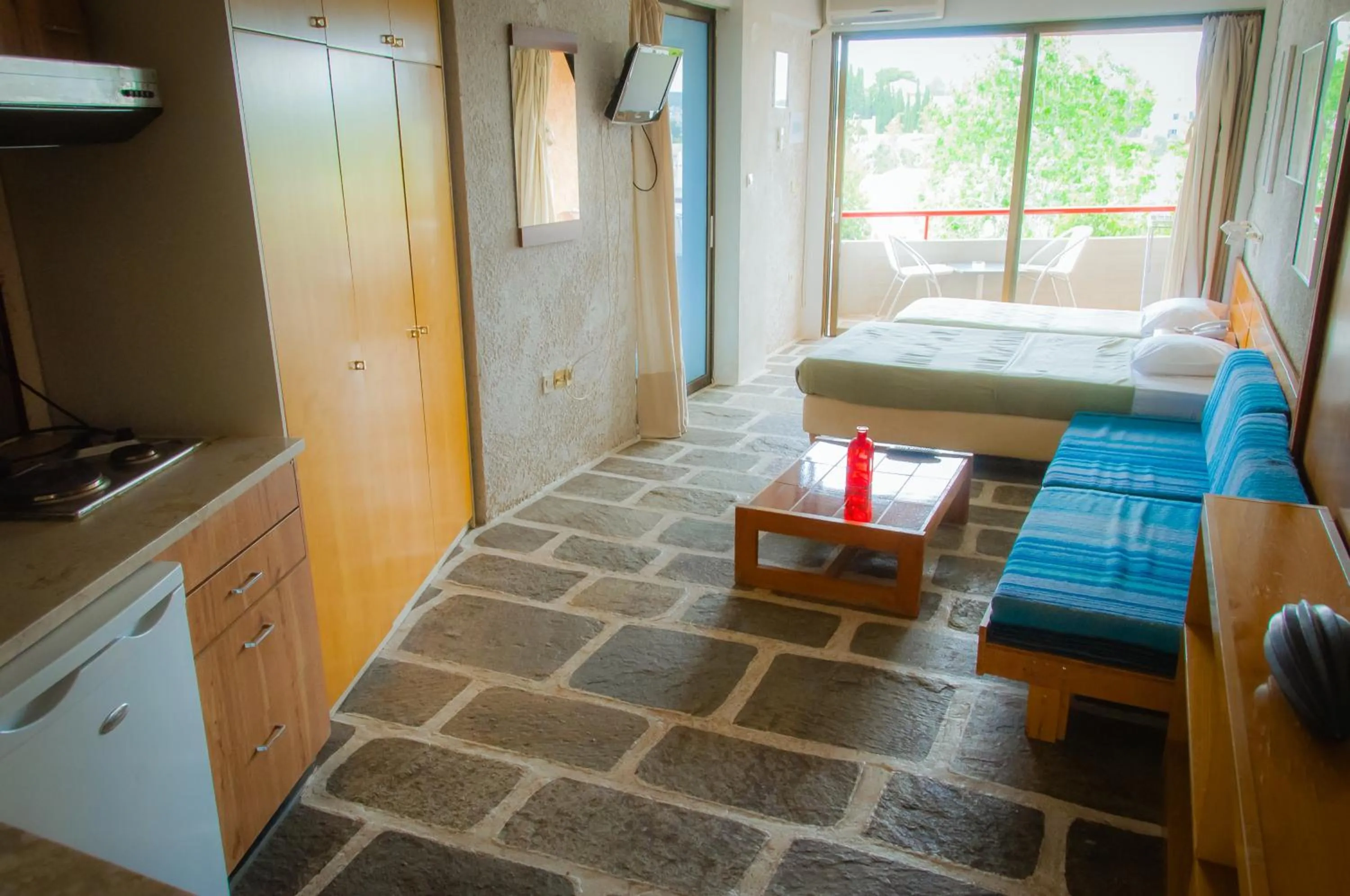 Photo of the whole room in Apollonia Hotel Apartments