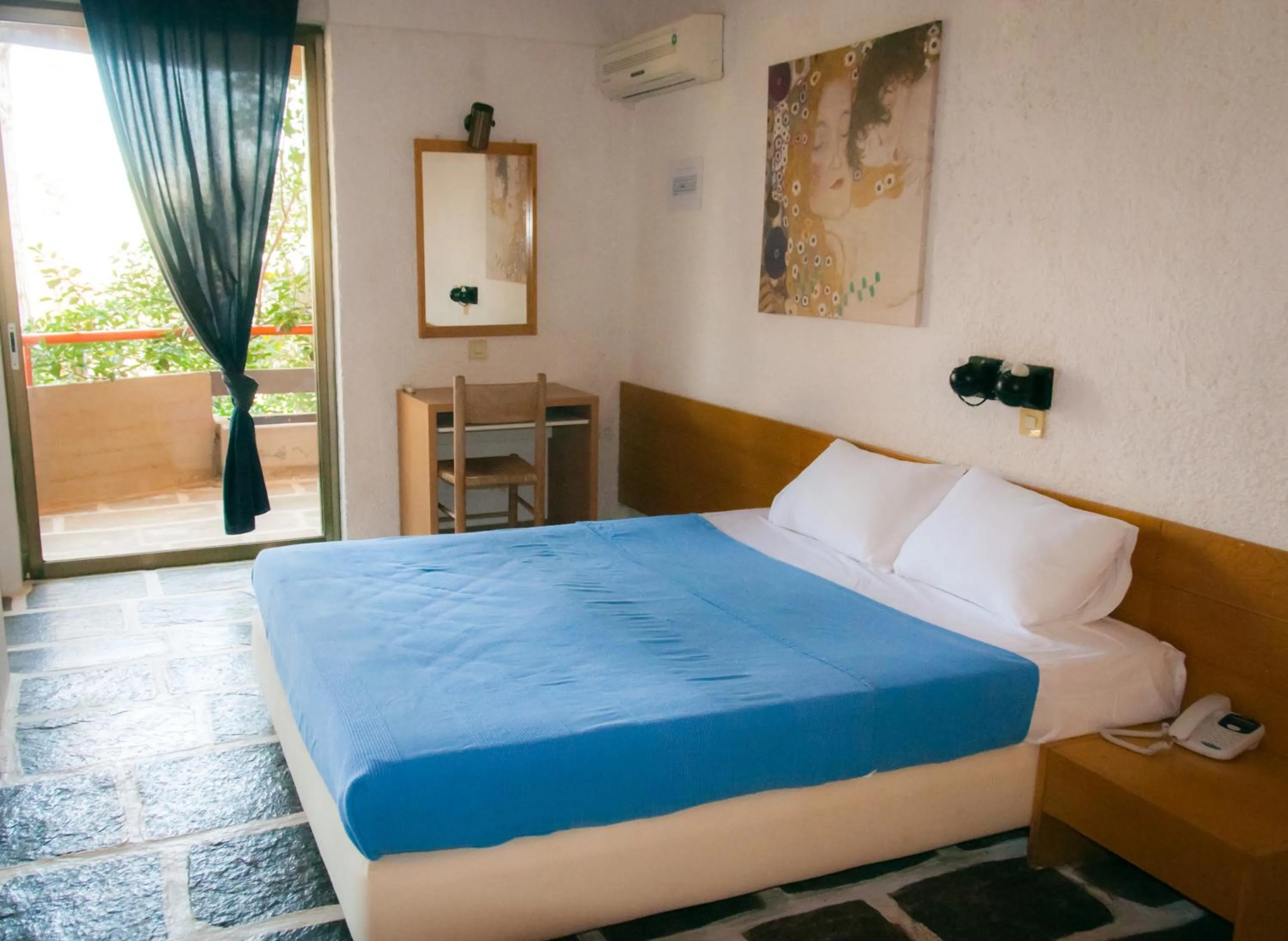 Decorative detail in Apollonia Hotel Apartments