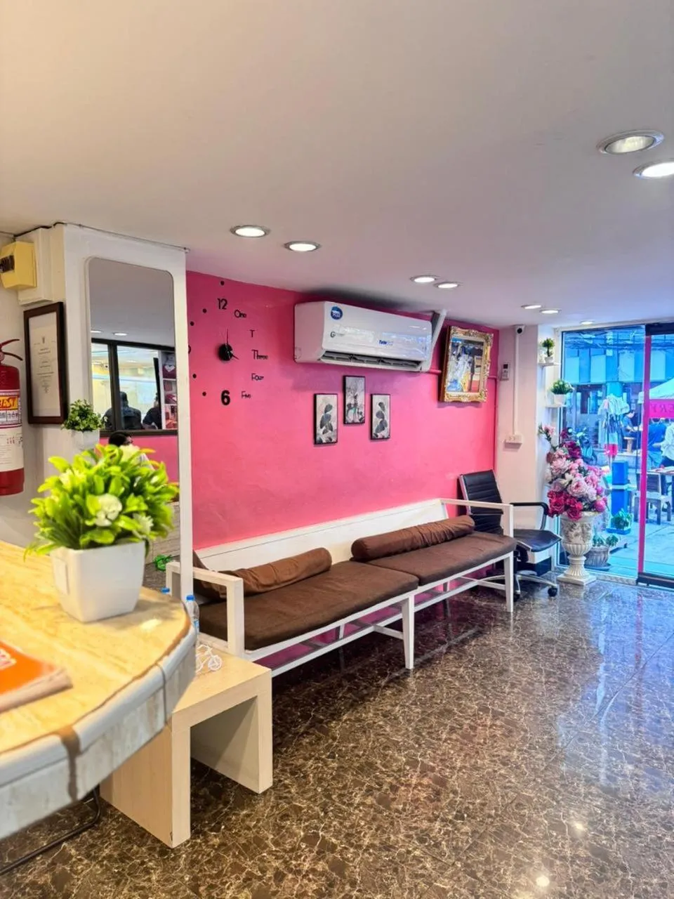 Lobby or reception in Miracle Gallery Hotel