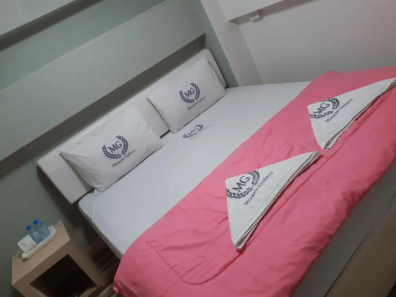 Bedroom, Bed in Miracle Gallery Hotel