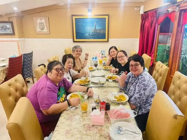 Restaurant/places to eat in Miracle Gallery Hotel