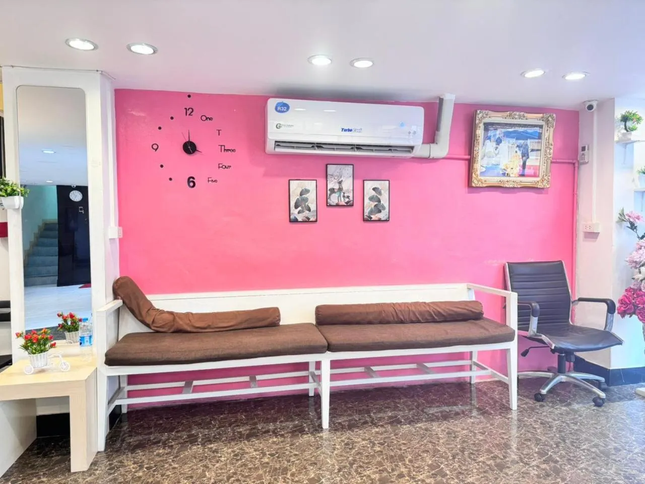 Seating area in Miracle Gallery Hotel