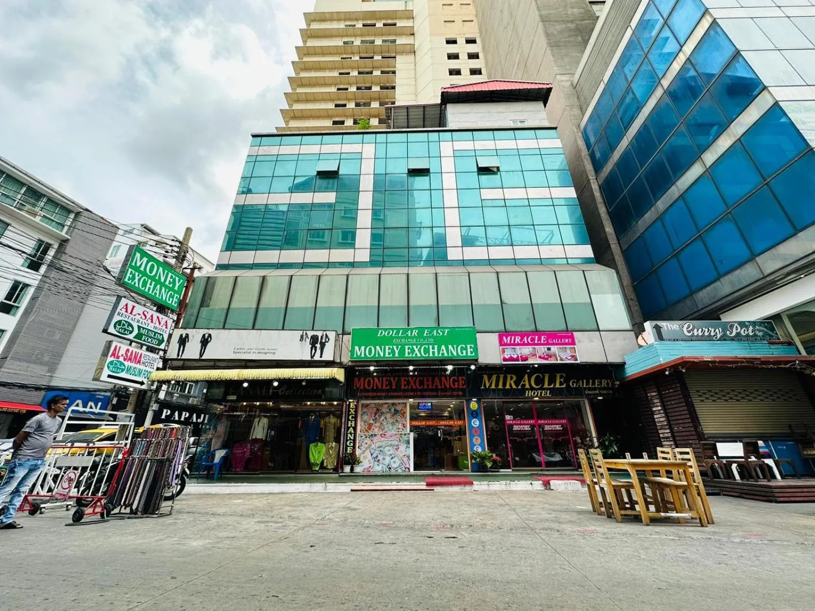 Property building in Miracle Gallery Hotel