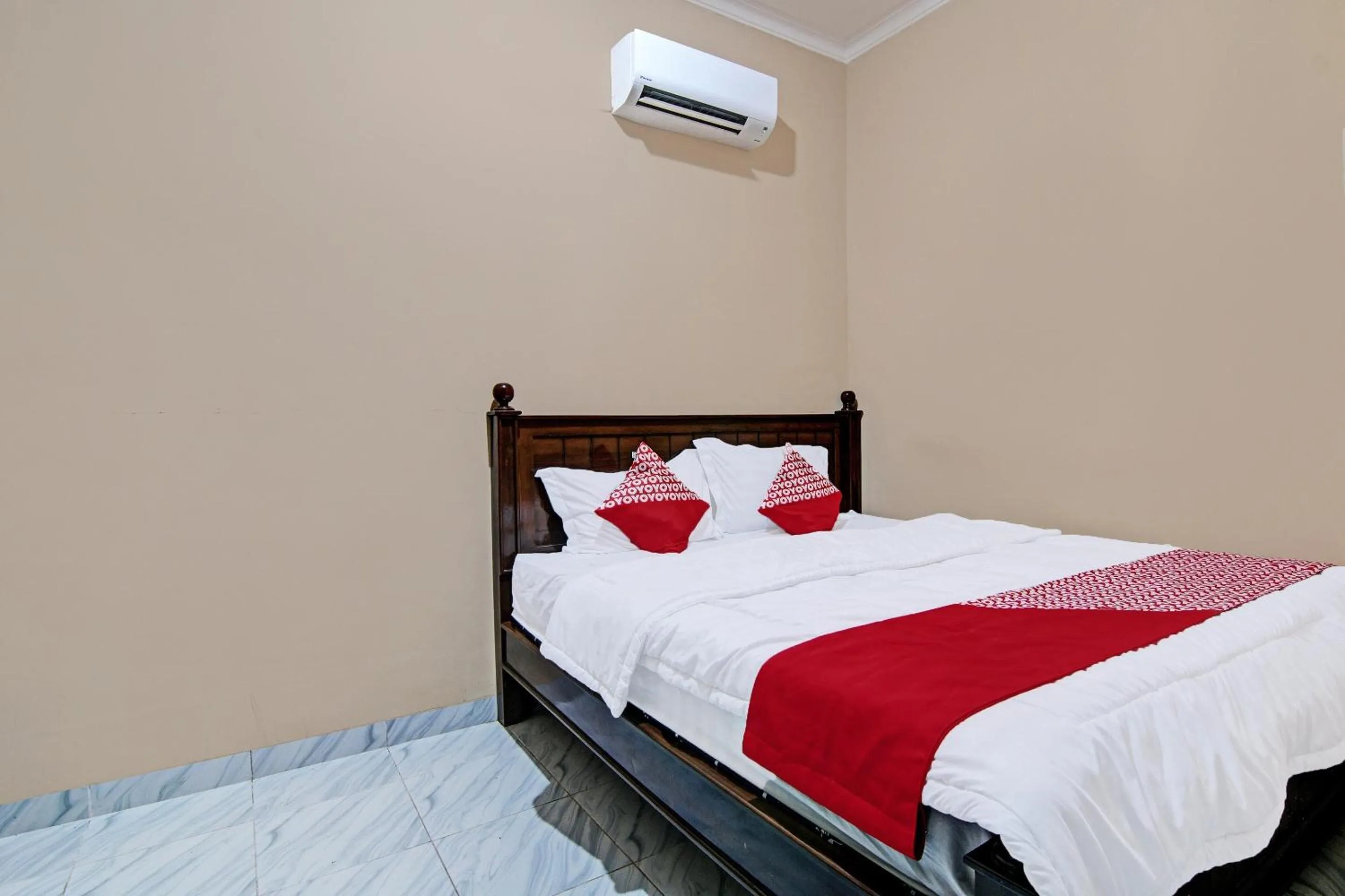 Bedroom, Bed in Hotel O Sandira Syariah