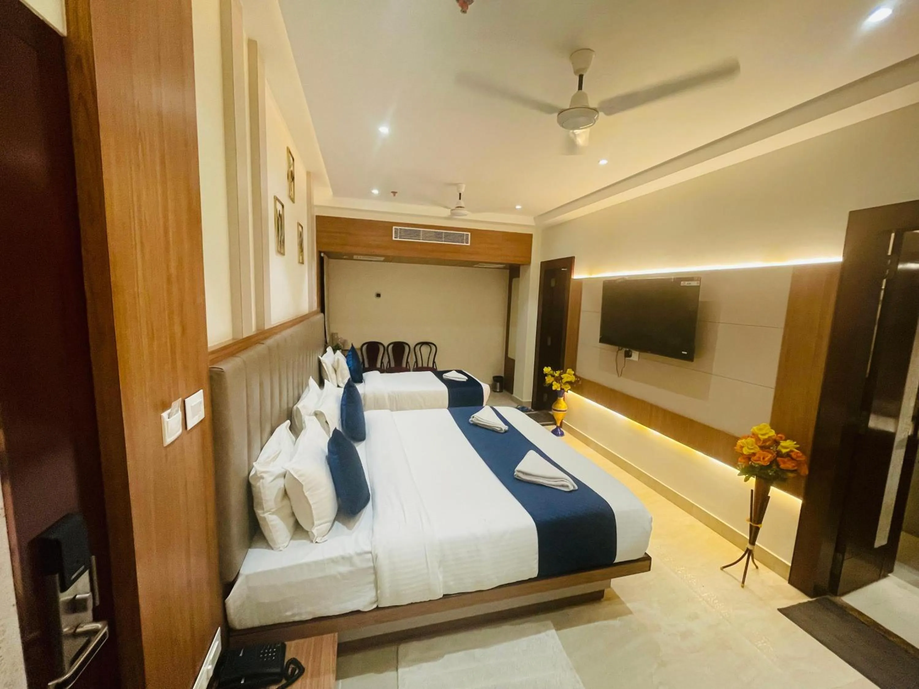 Photo of the whole room, Bed in Hotel Banaras Villa