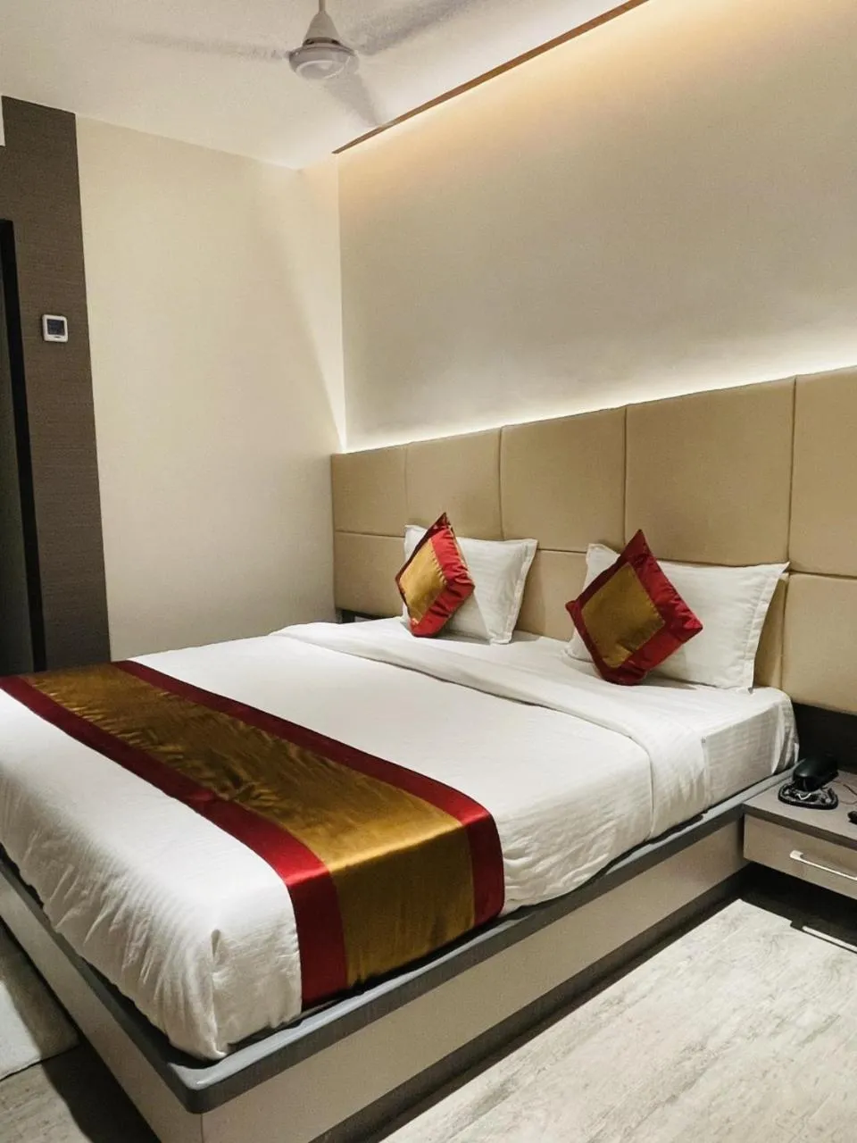 Bedroom, Bed in Hotel Banaras Villa