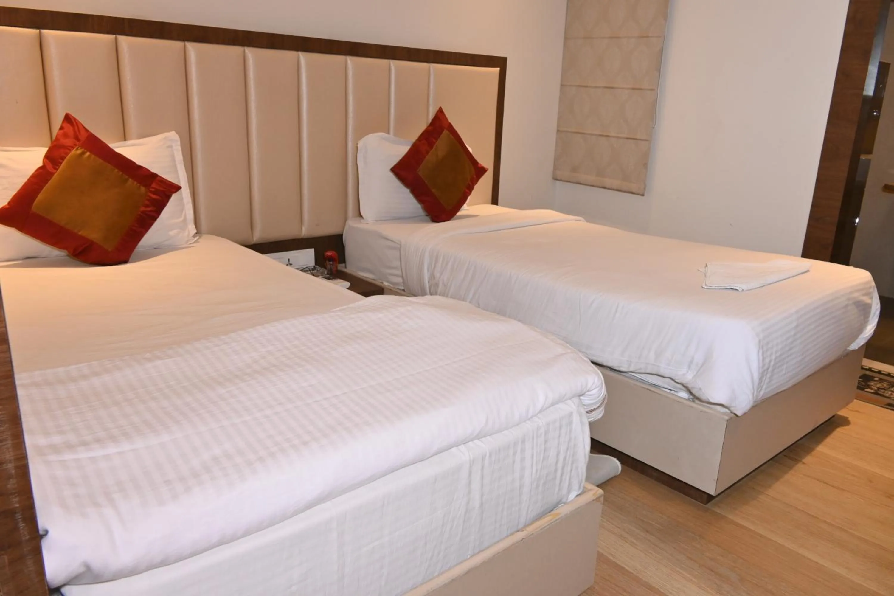 Bedroom, Bed in Hotel Banaras Villa