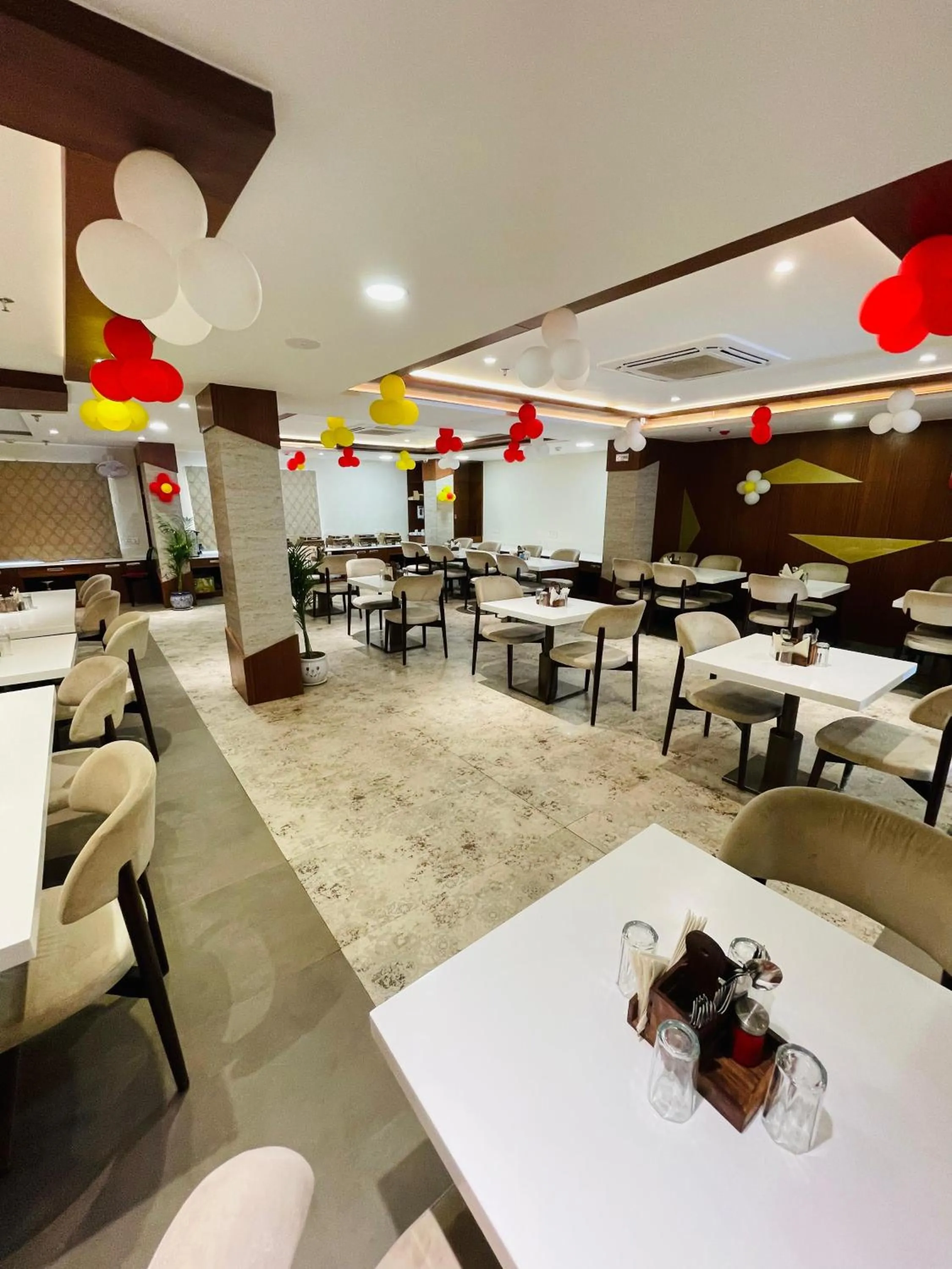 Restaurant/places to eat in Hotel Banaras Villa