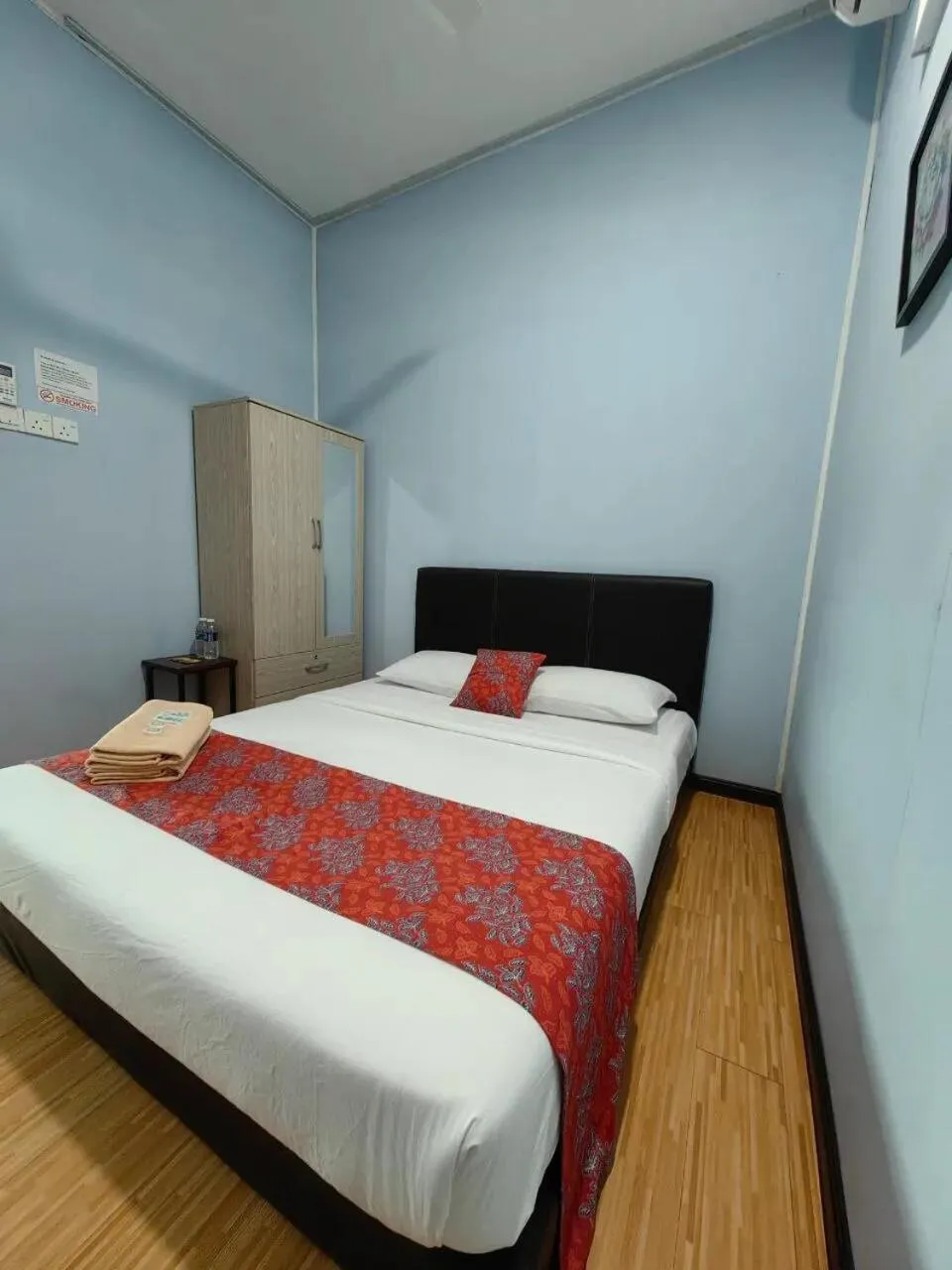 Bed in Grapevine Garden