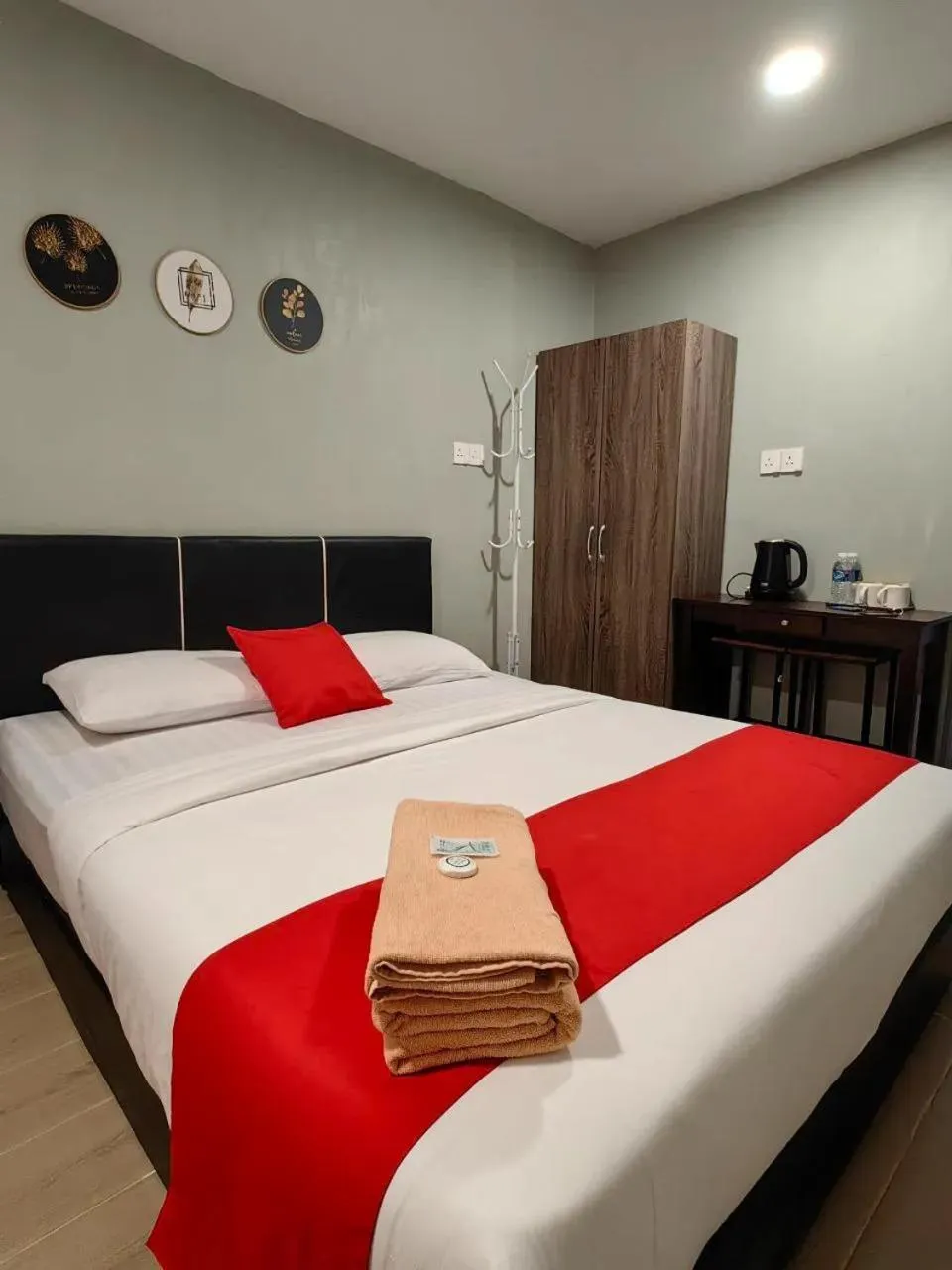 Bed in Grapevine Garden