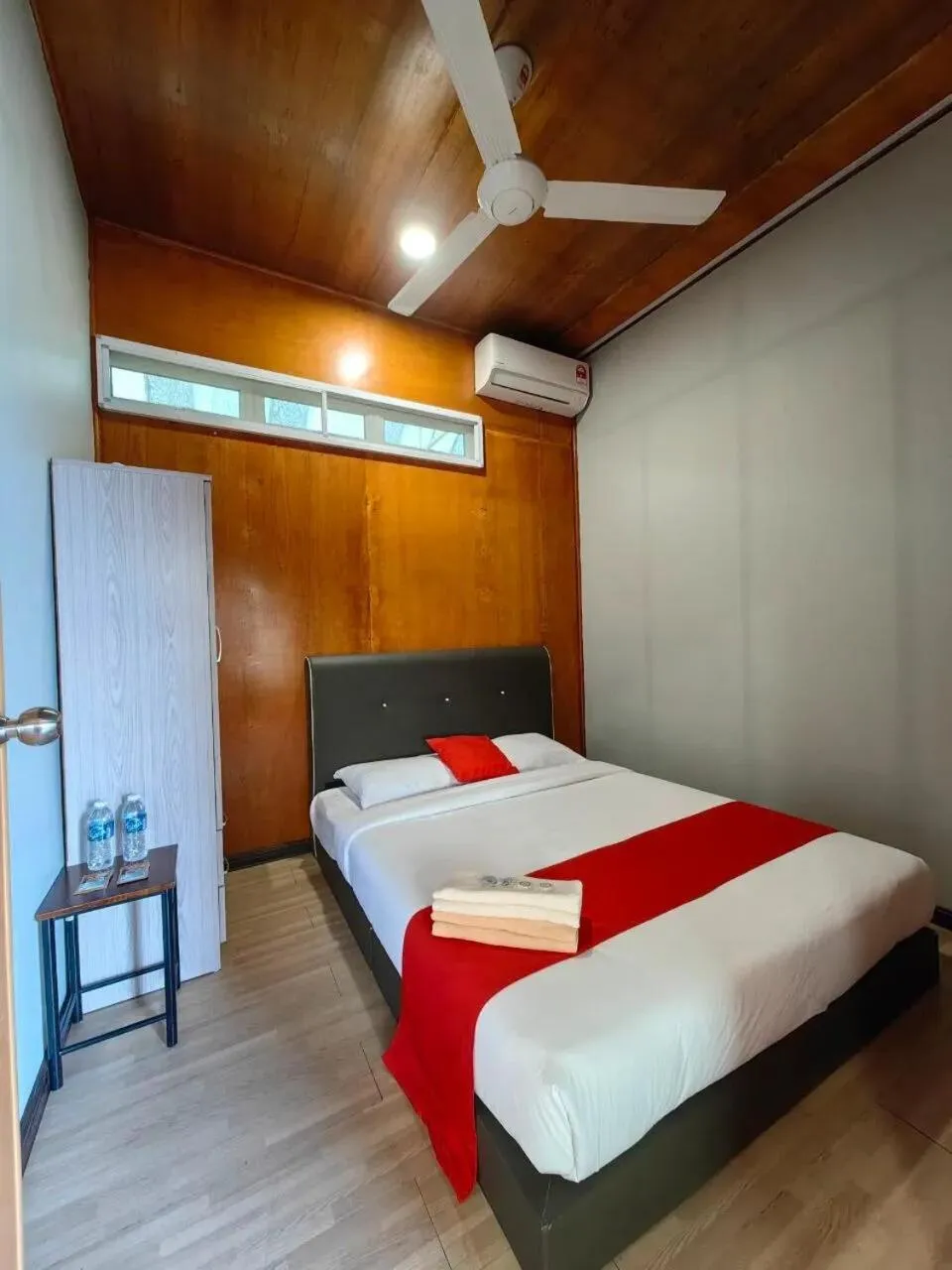 Bed in Grapevine Garden