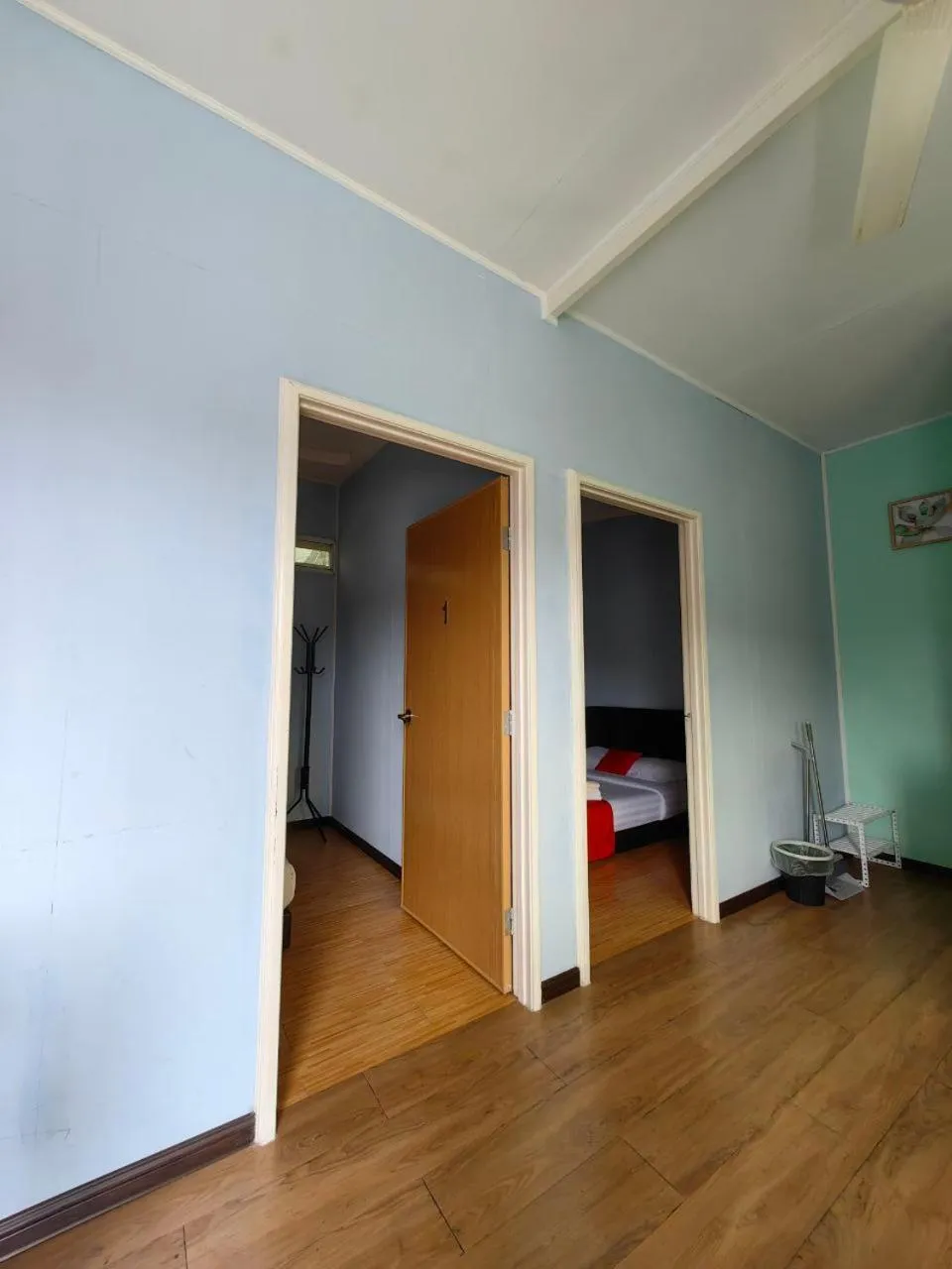 Bedroom, Bed in Grapevine Garden