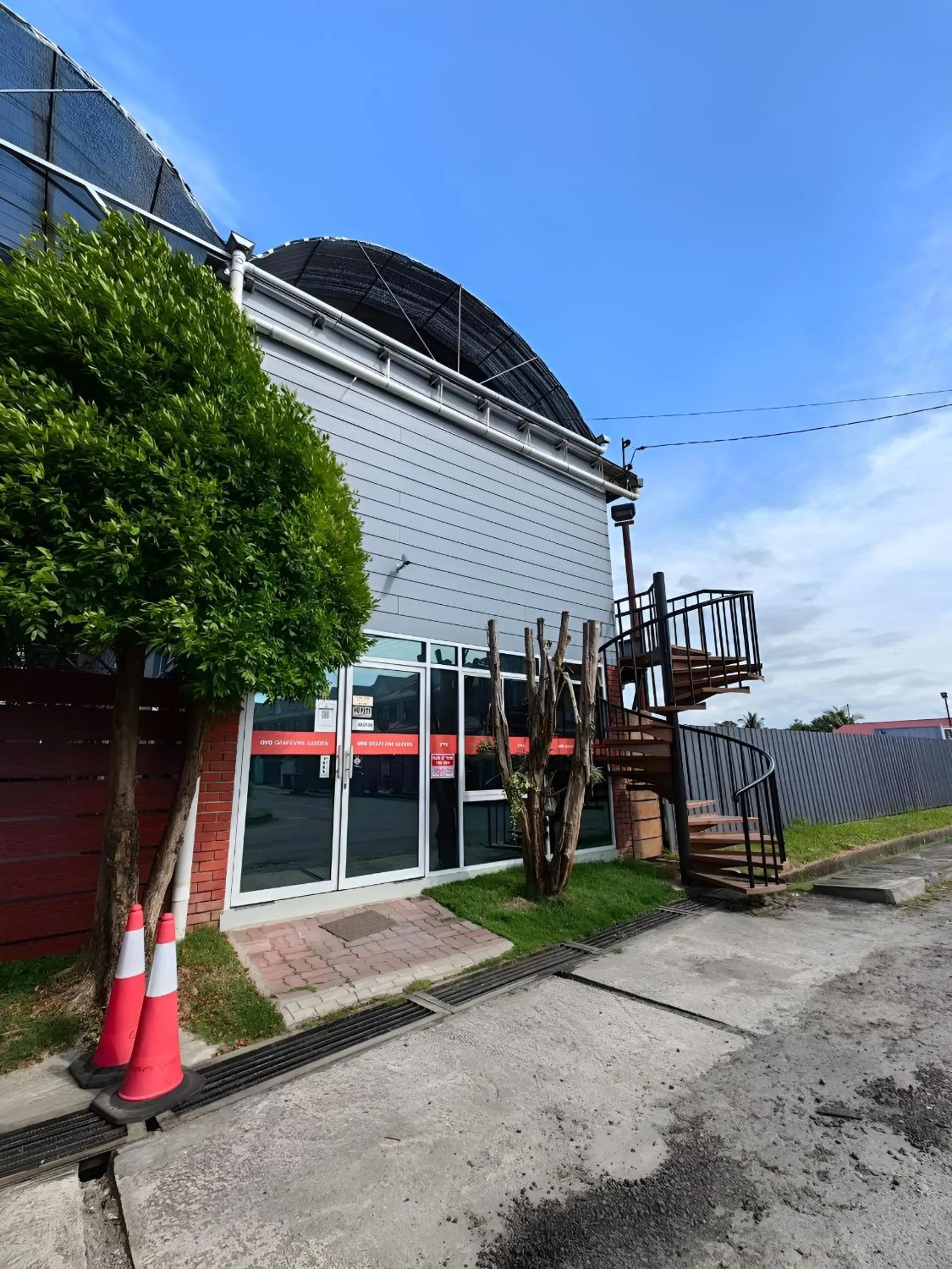 Property building in Grapevine Garden