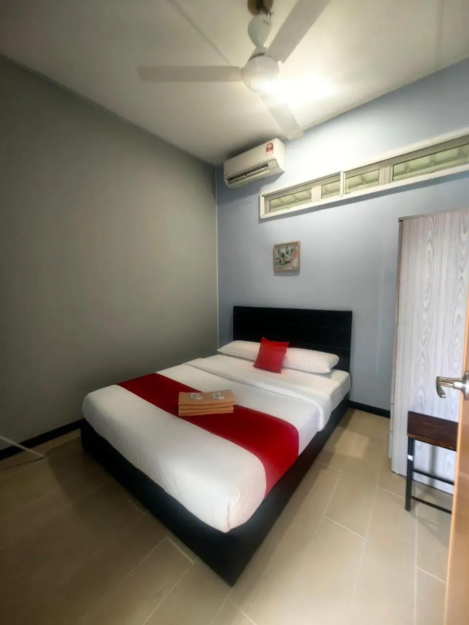 Bed in Grapevine Garden