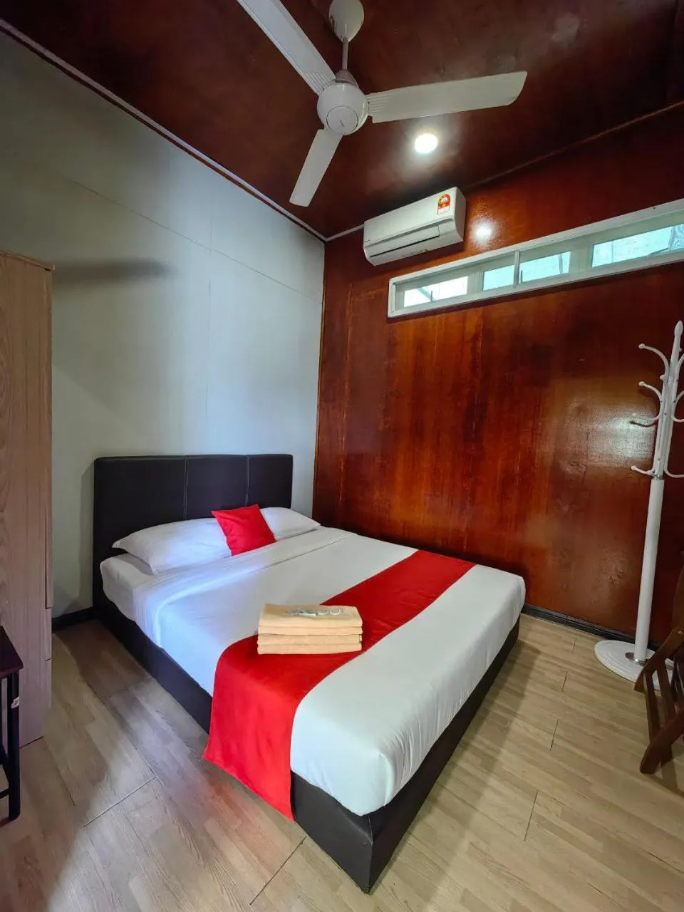 Bed in Grapevine Garden