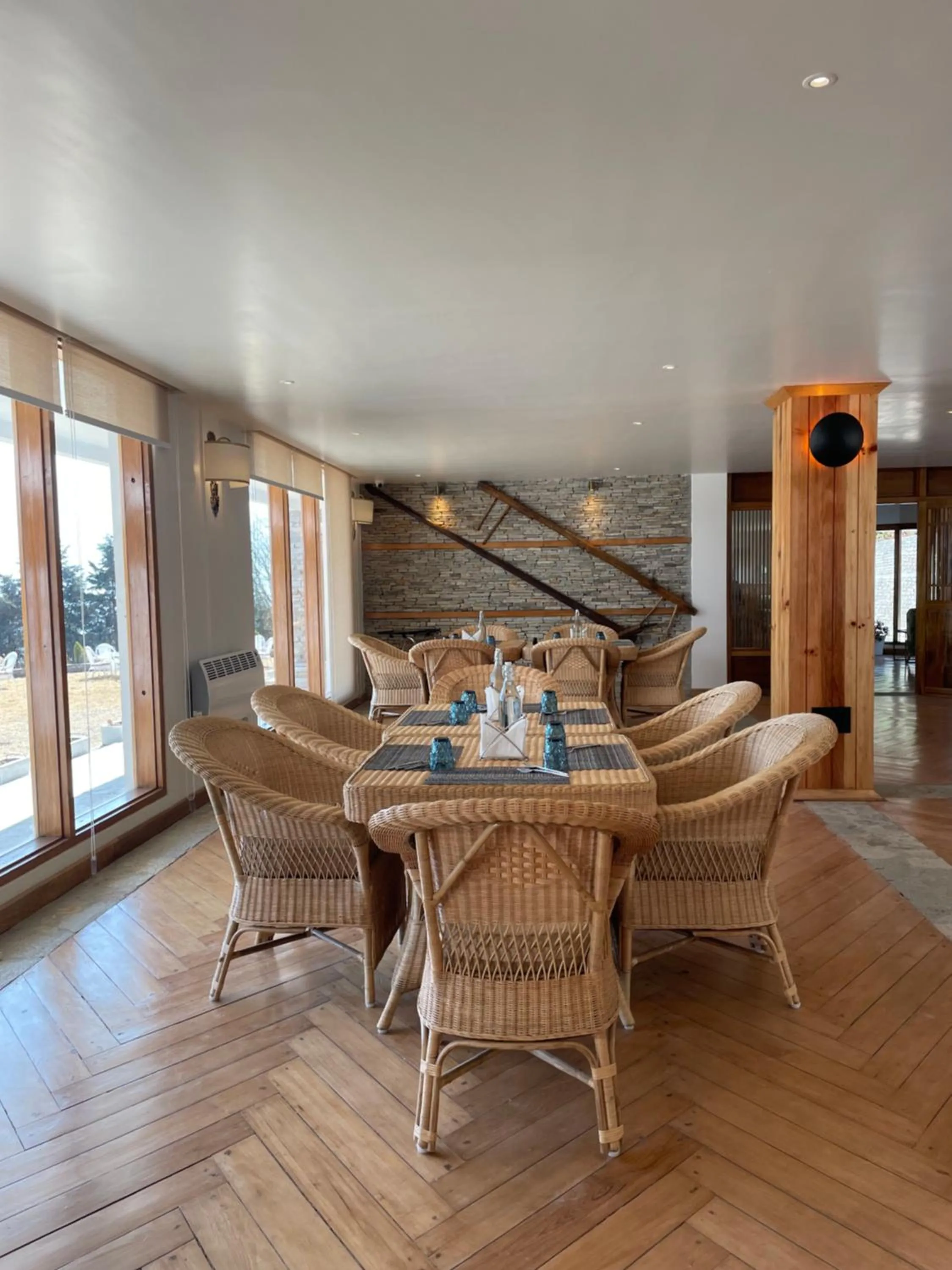 Restaurant/places to eat in Timilo Boutique