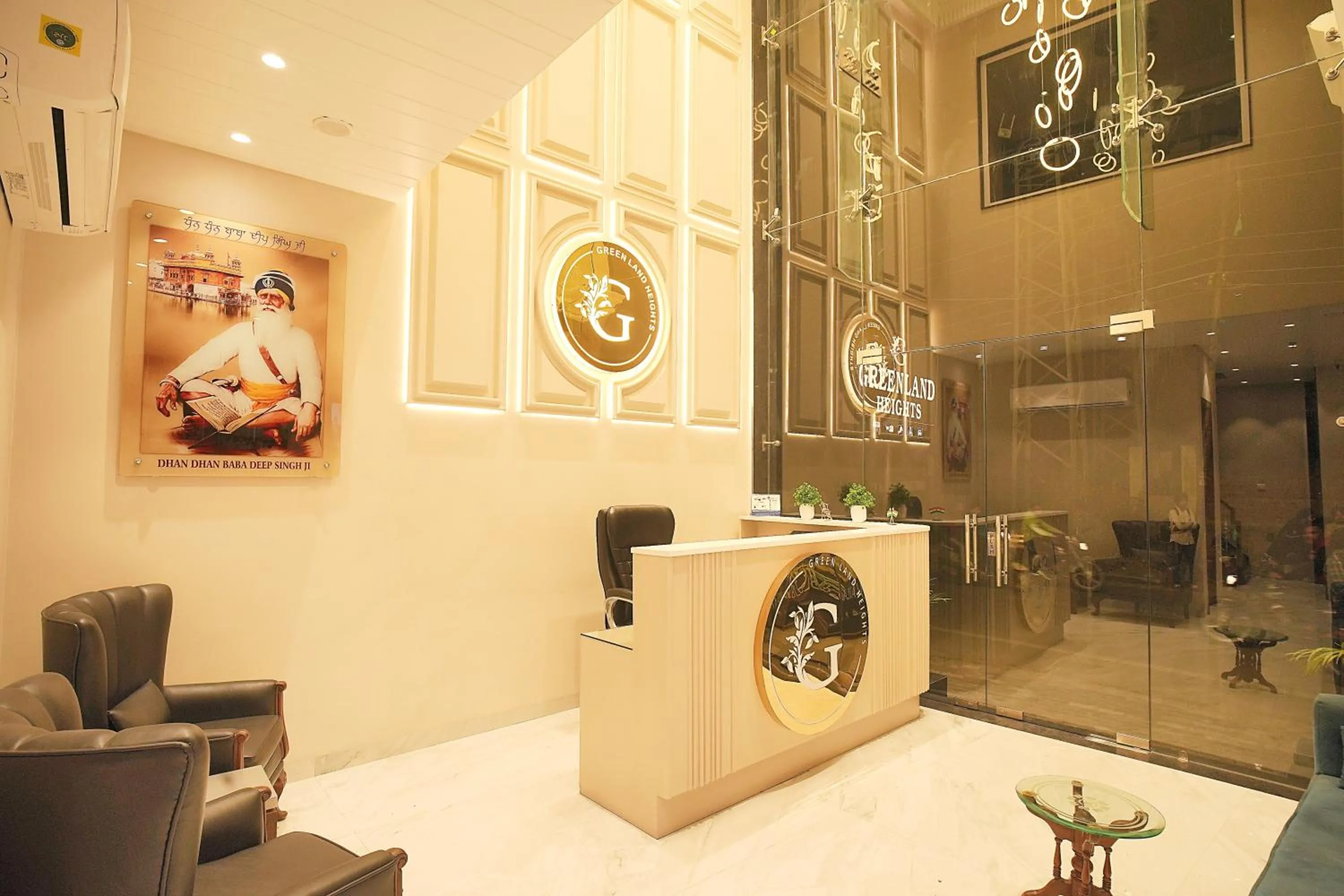 Seating area in Hotel Green Land Heights