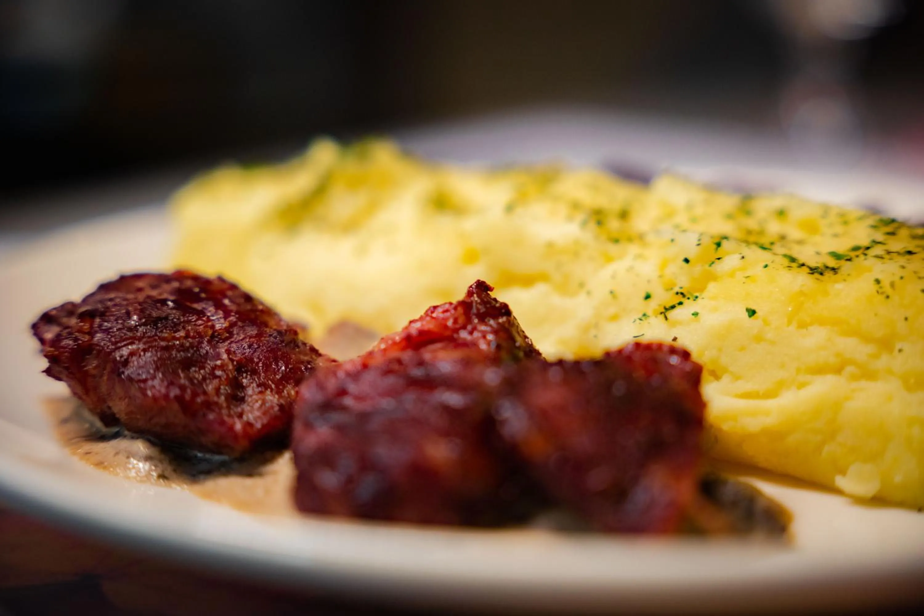 Restaurant/places to eat in Eleven Business & Sport Hotel