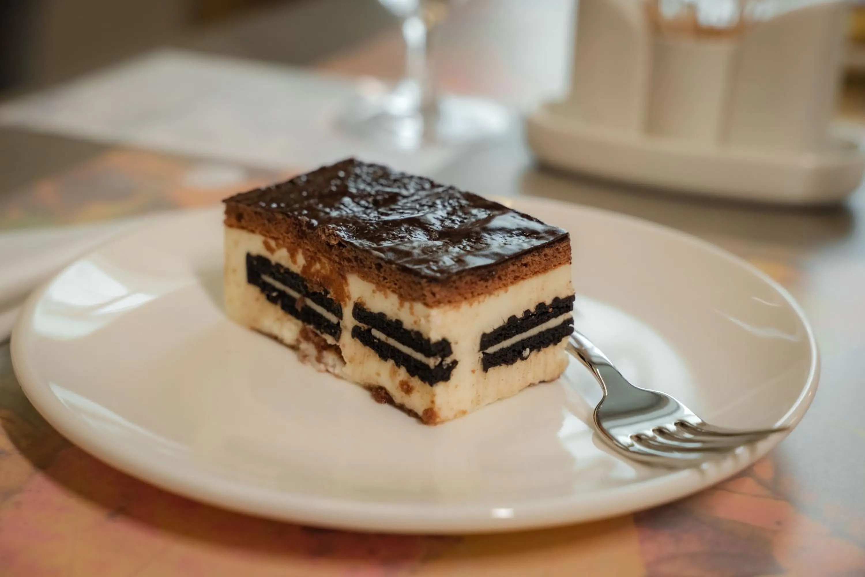 Restaurant/places to eat in Eleven Business & Sport Hotel