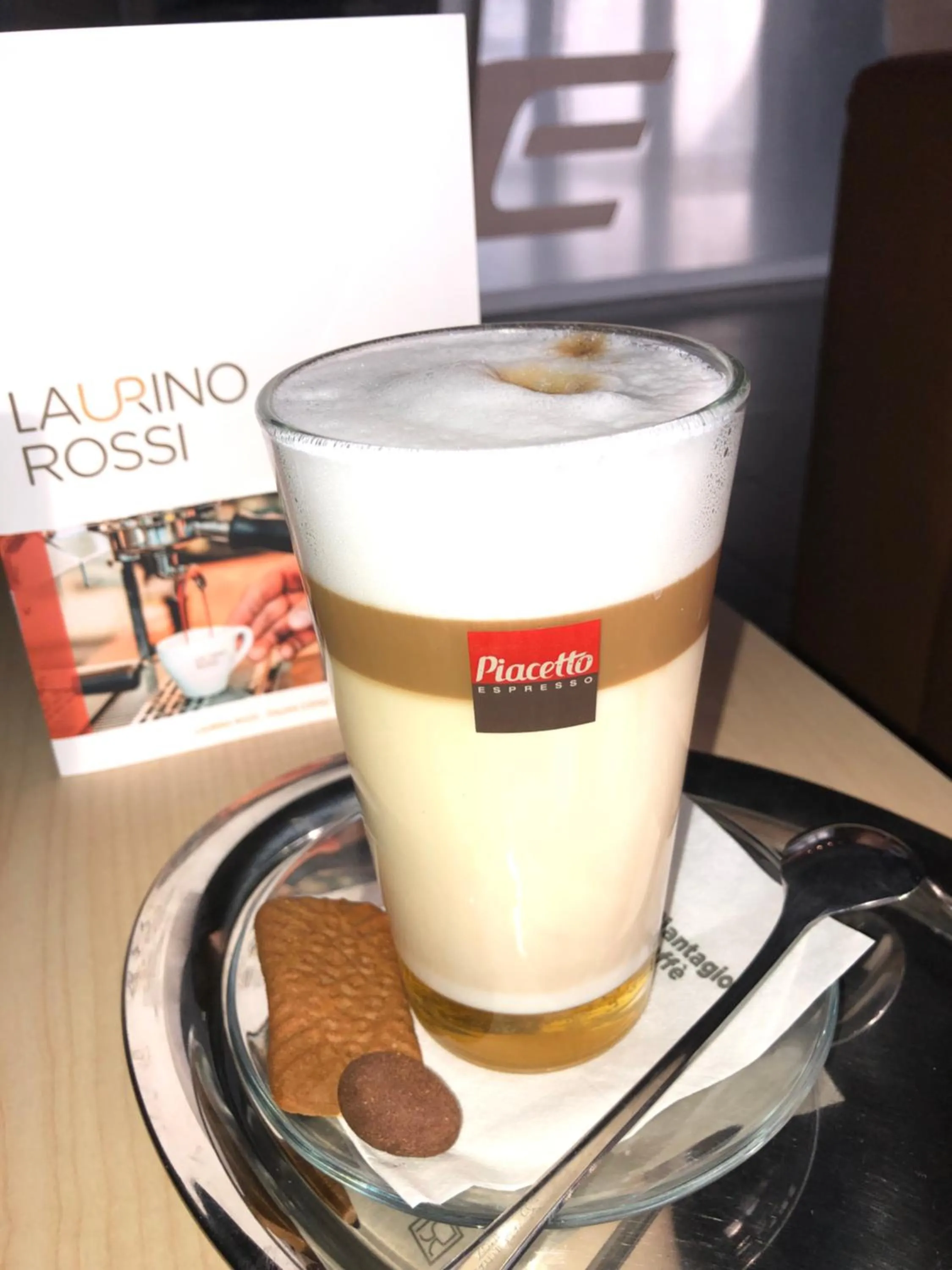 Restaurant/places to eat in Eleven Business & Sport Hotel