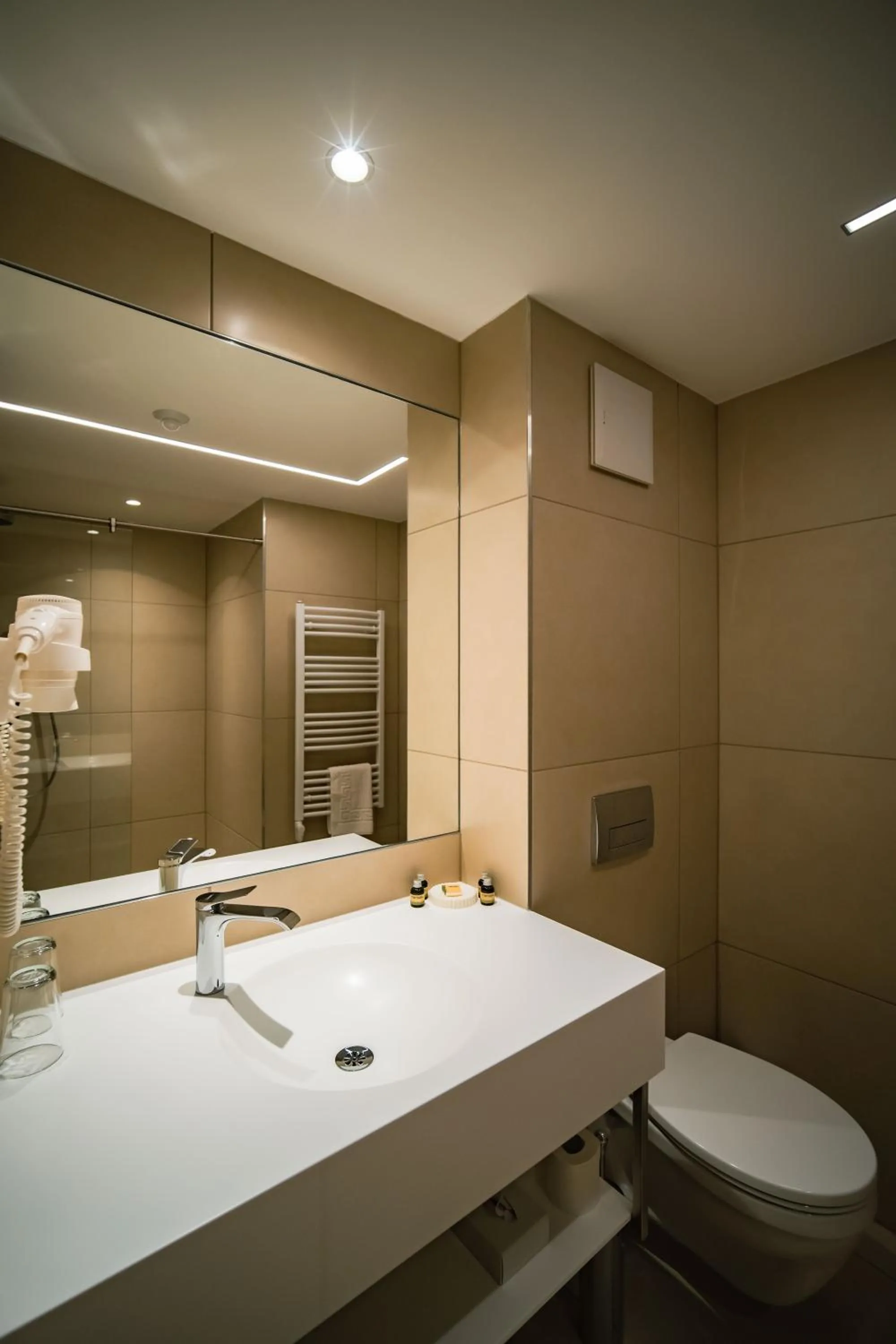 Bathroom in Eleven Business & Sport Hotel