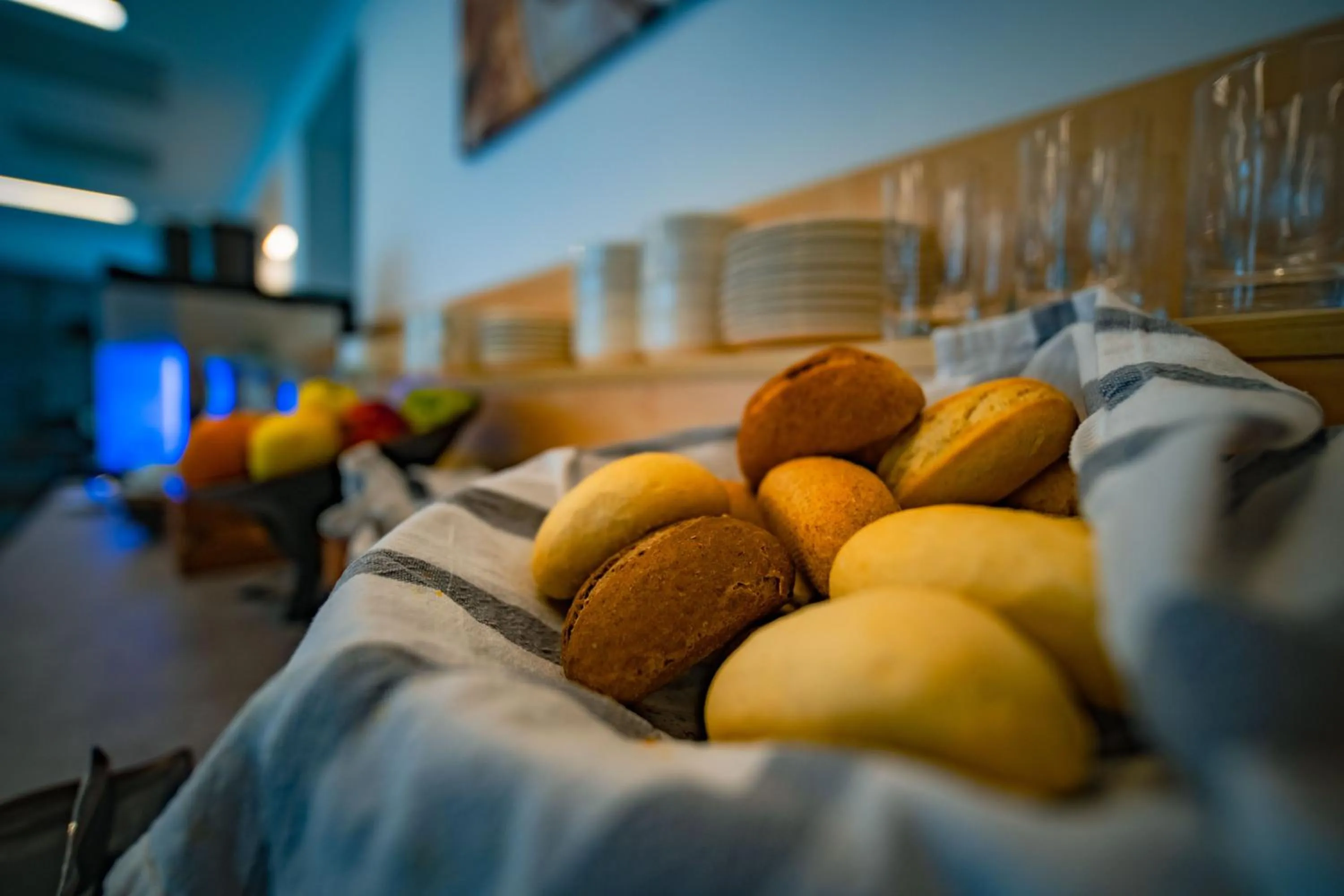 Restaurant/places to eat in Eleven Business & Sport Hotel