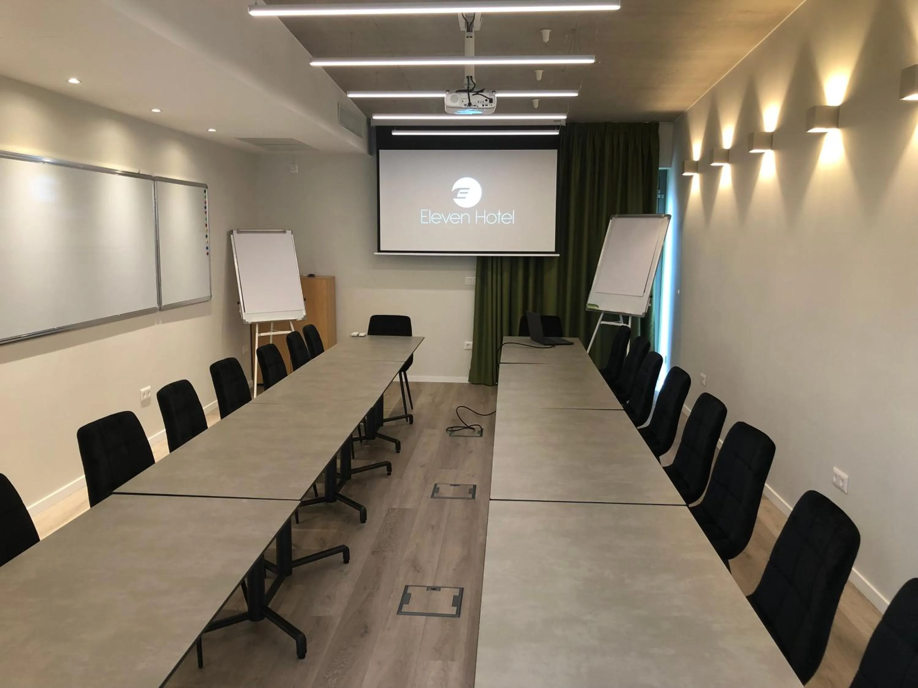 Meeting/conference room in Eleven Business & Sport Hotel
