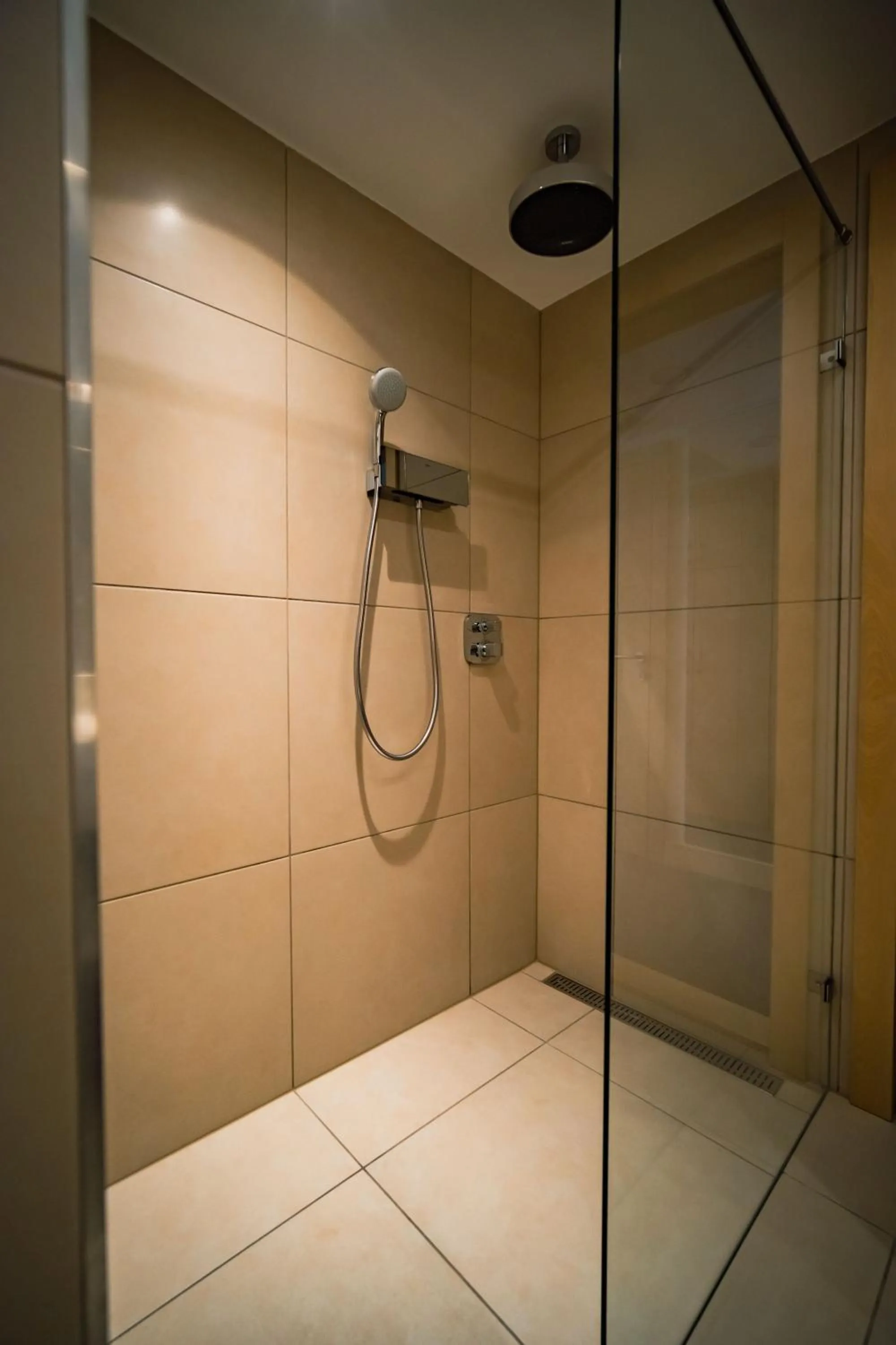 Shower in Eleven Business & Sport Hotel