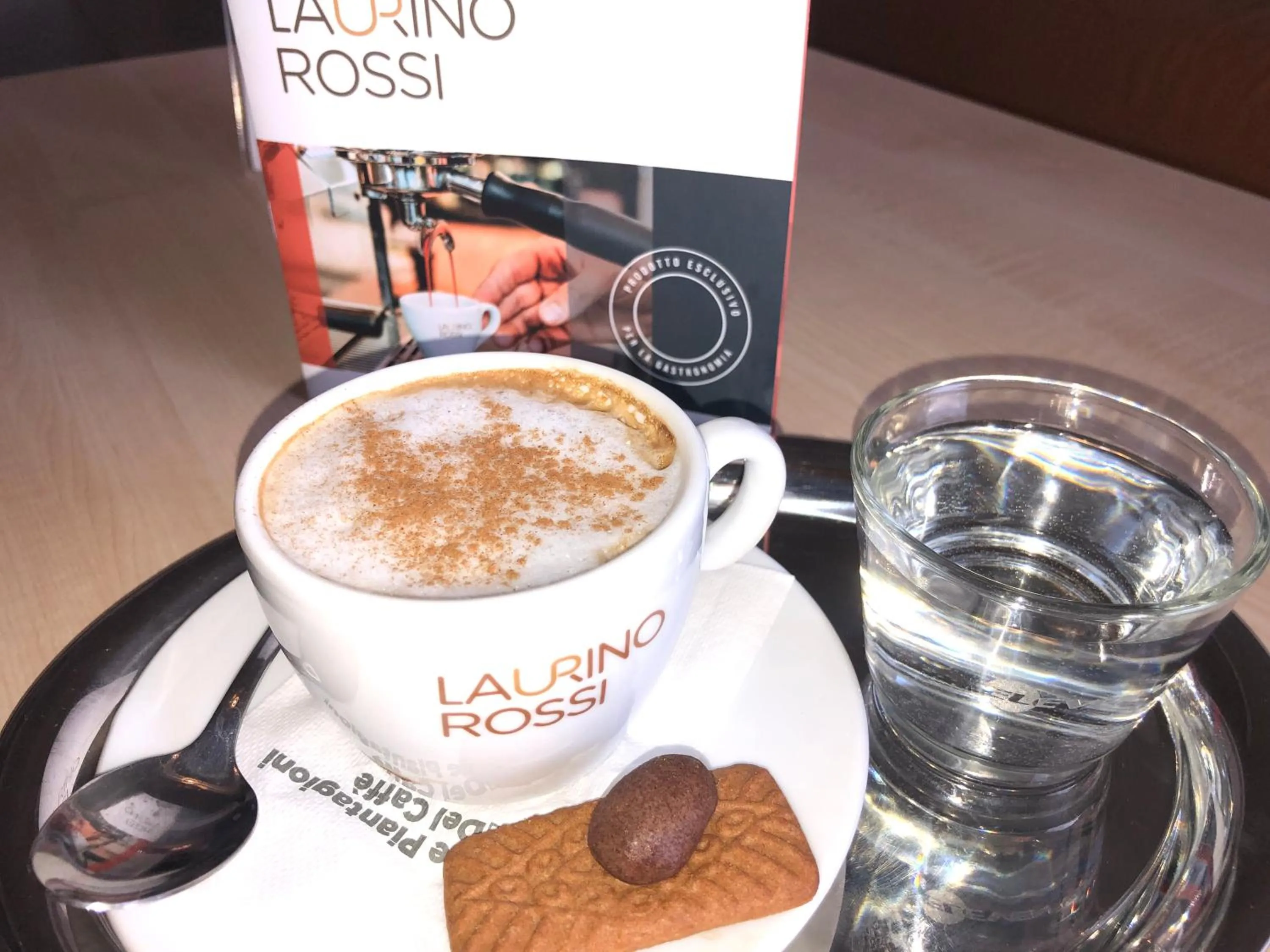 Restaurant/places to eat in Eleven Business & Sport Hotel