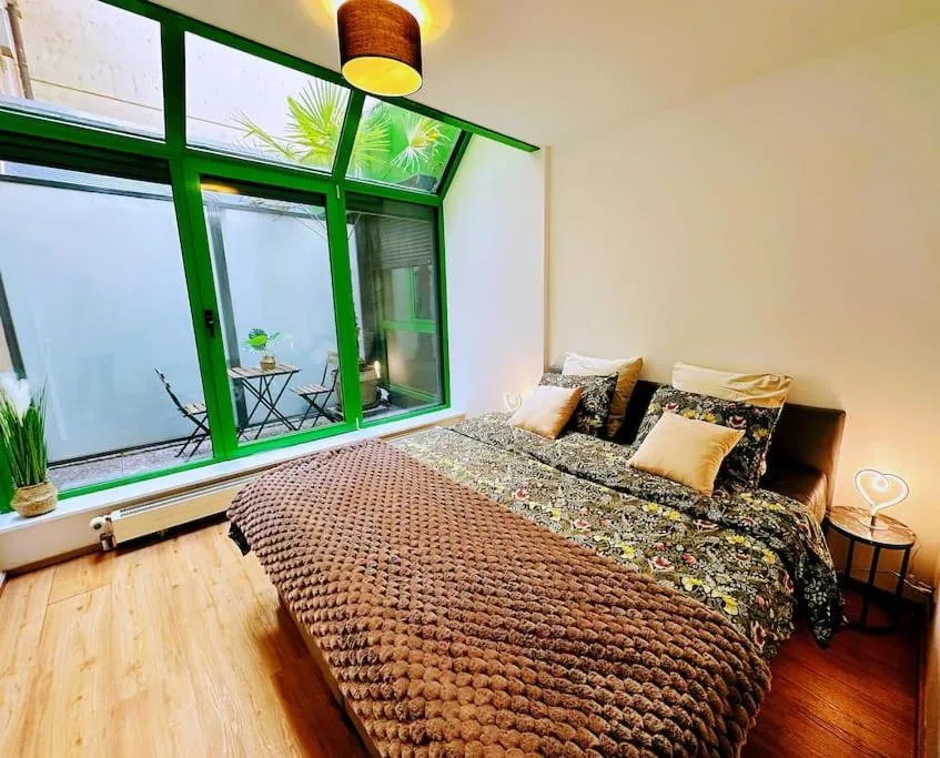Bed in Montreux lake side apartment!